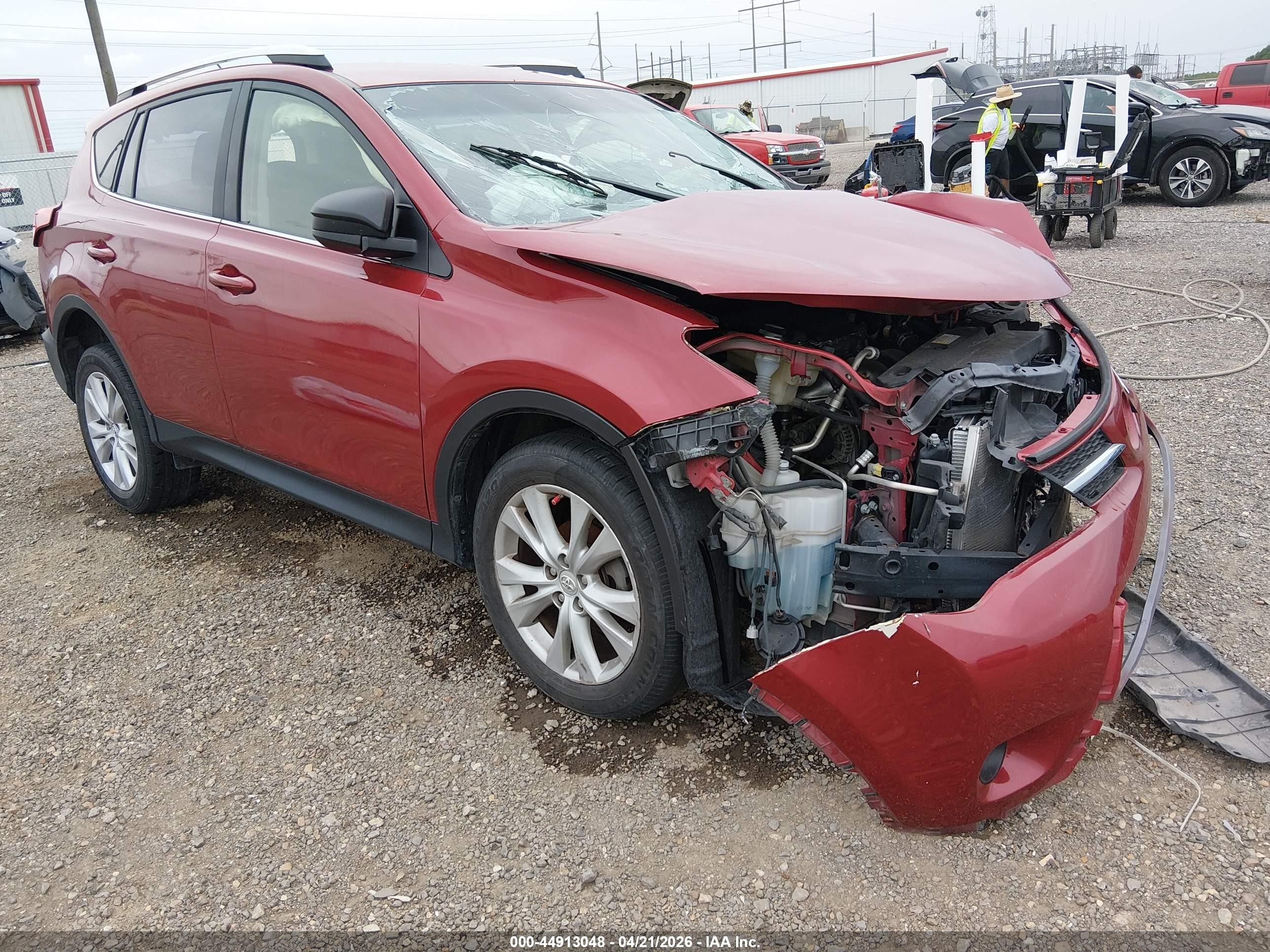 2015 Toyota Rav4 Le Red vin: JTMZFREV5FD065667