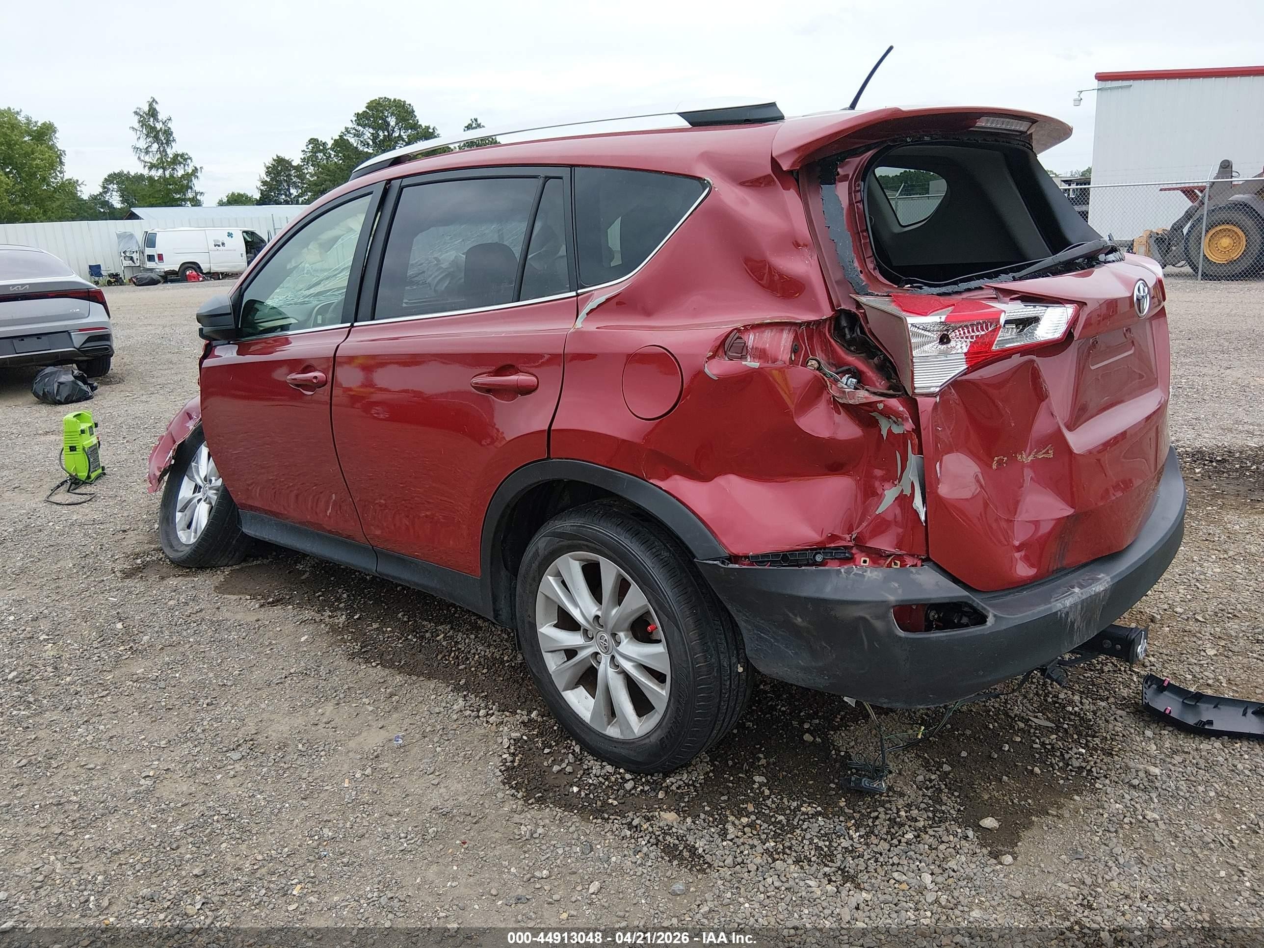 2015 Toyota Rav4 Le Red vin: JTMZFREV5FD065667