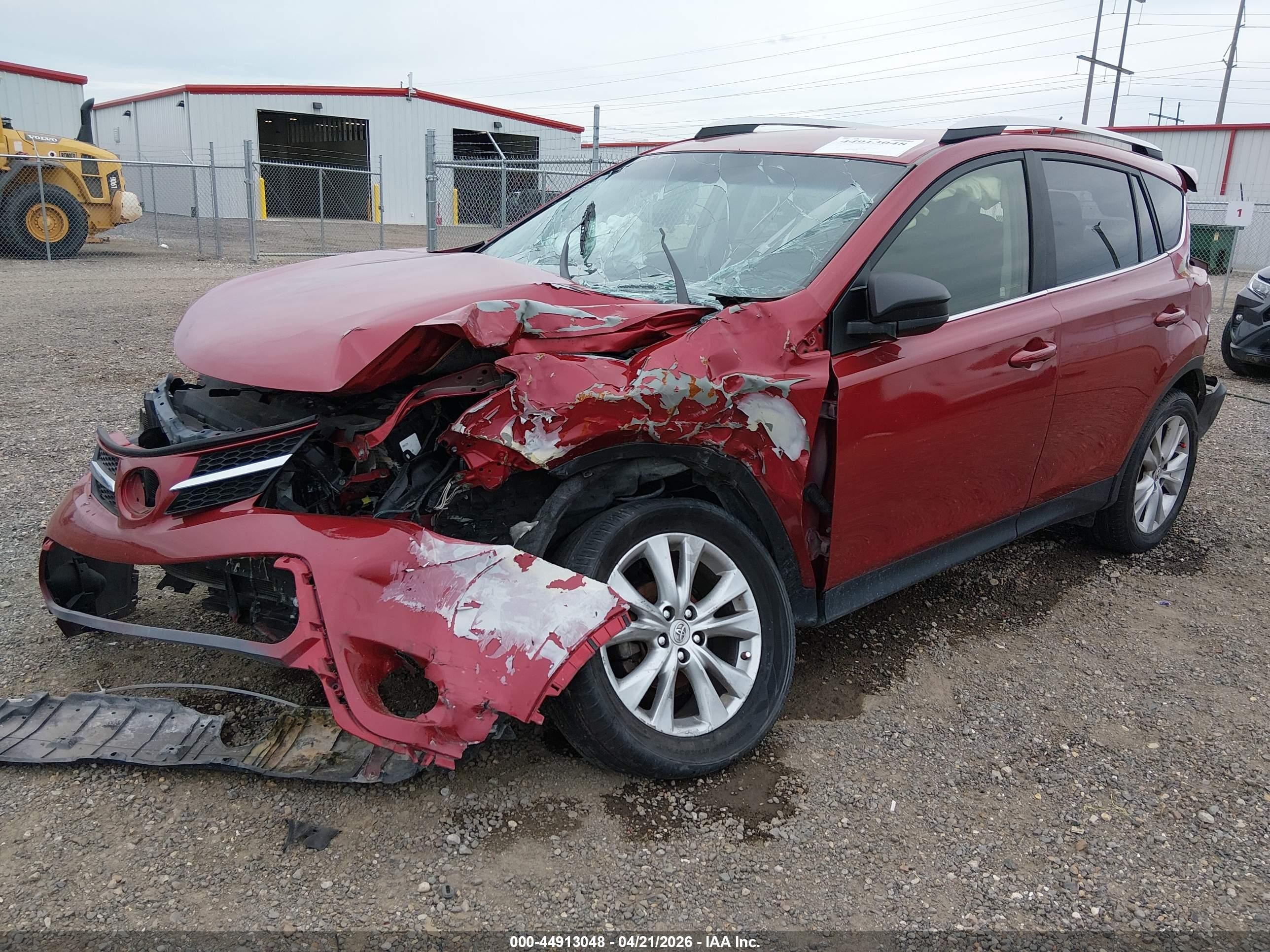 2015 Toyota Rav4 Le Red vin: JTMZFREV5FD065667