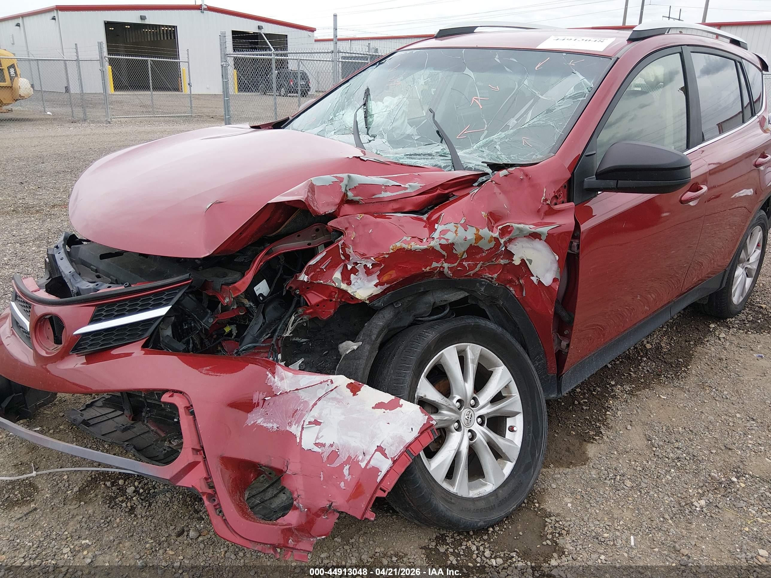 2015 Toyota Rav4 Le Red vin: JTMZFREV5FD065667