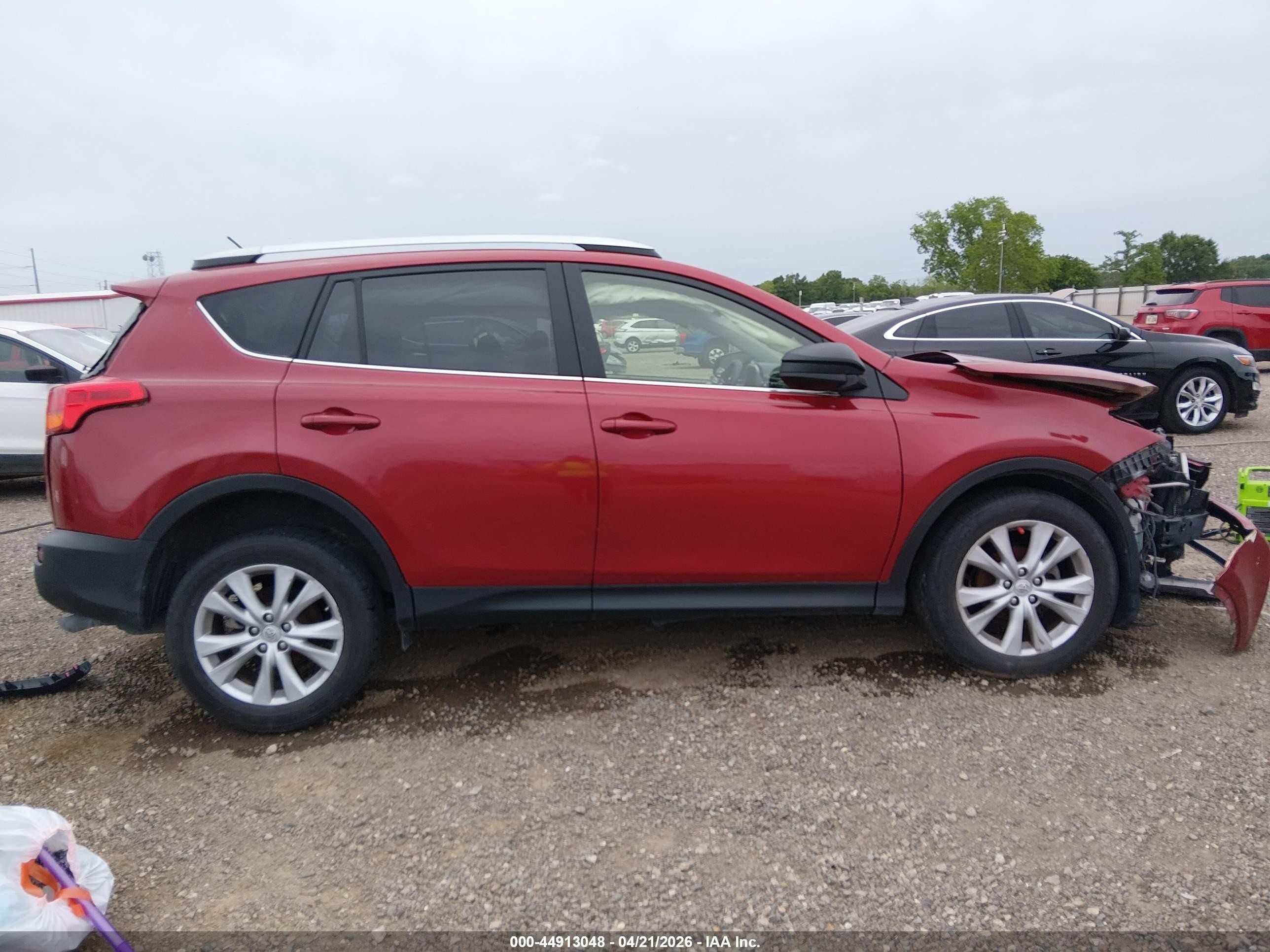 2015 Toyota Rav4 Le Red vin: JTMZFREV5FD065667