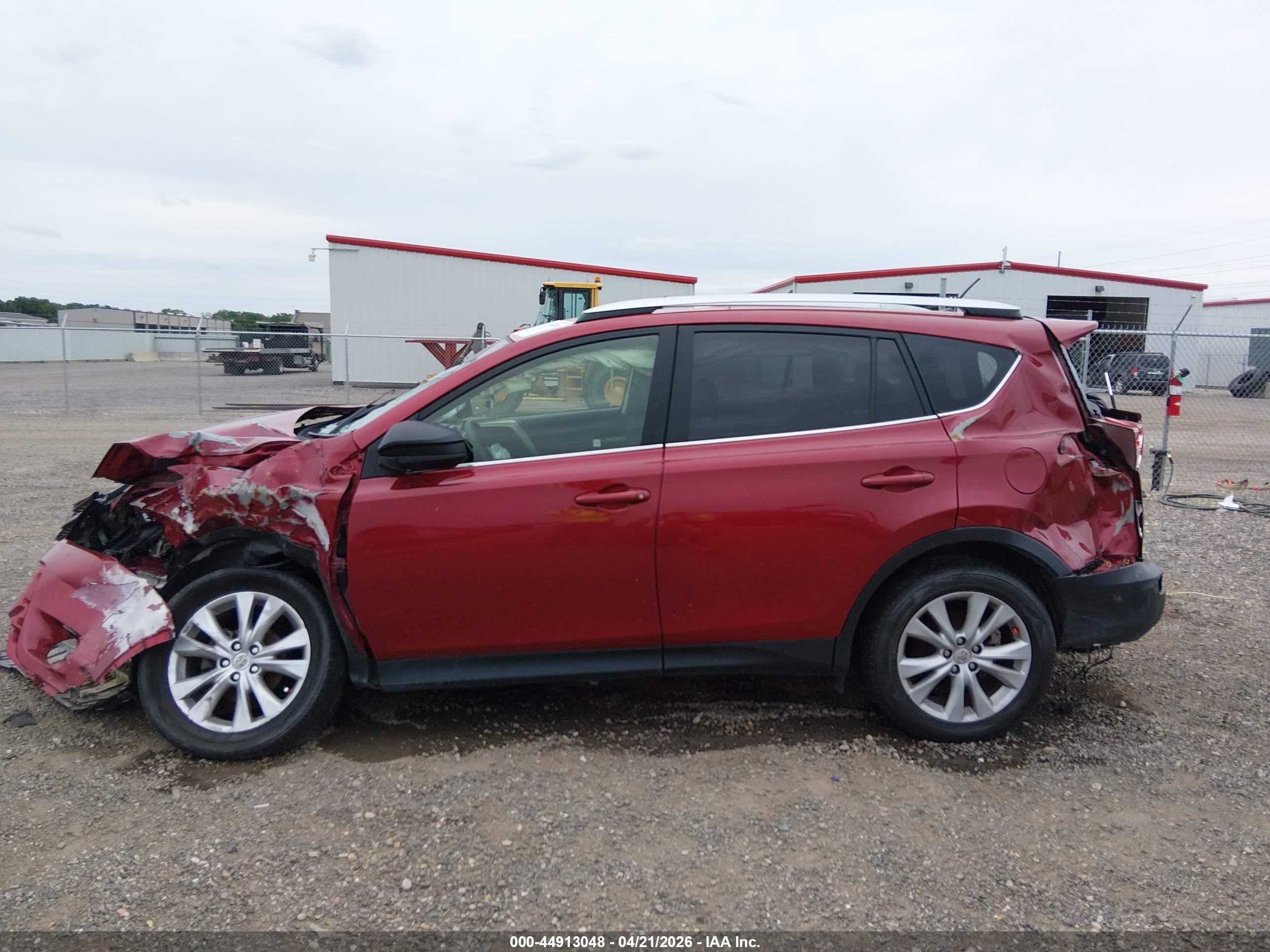 2015 Toyota Rav4 Le Red vin: JTMZFREV5FD065667