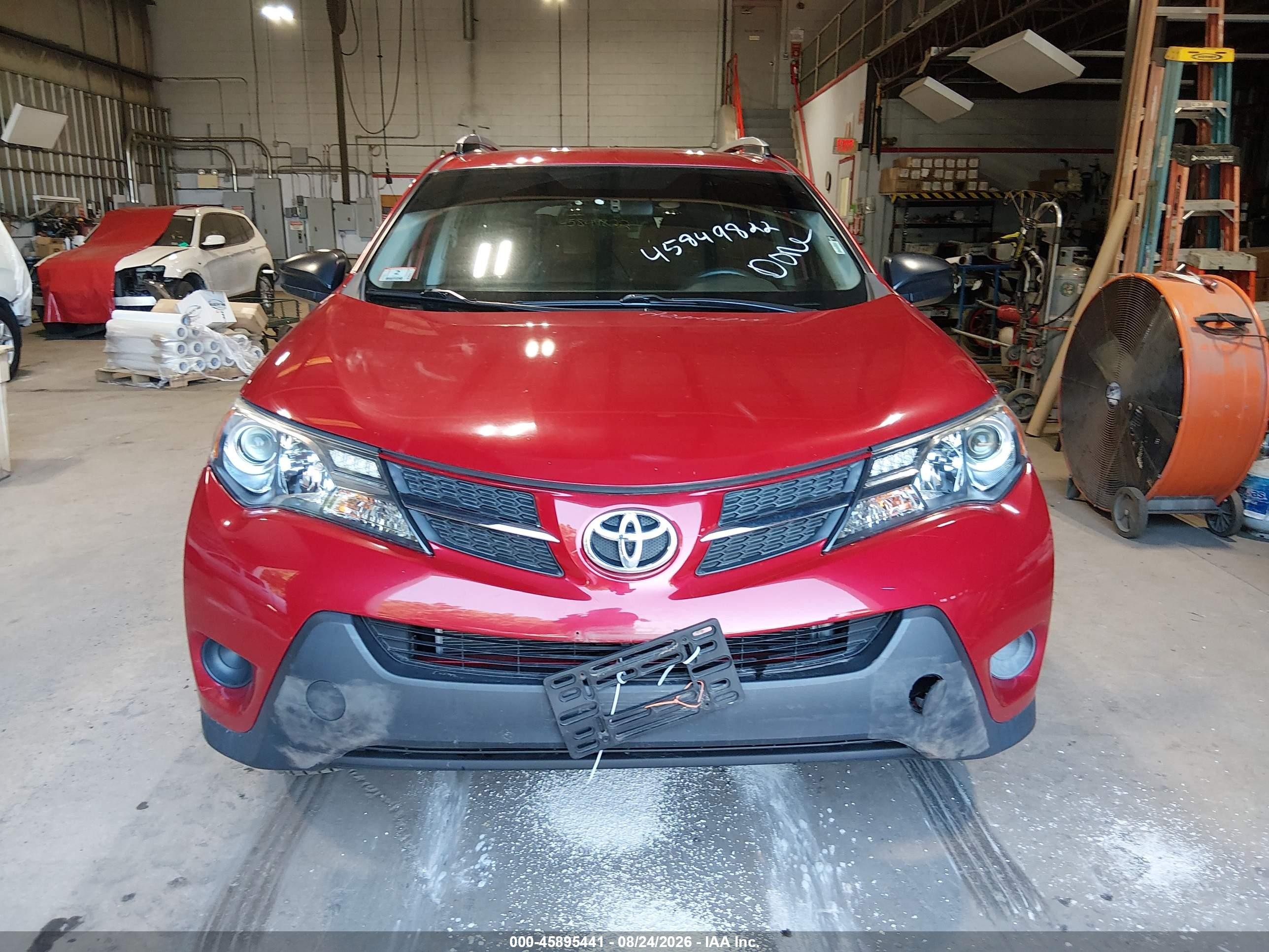 2015 Toyota Rav4 Le Red vin: JTMZFREV5FJ025736