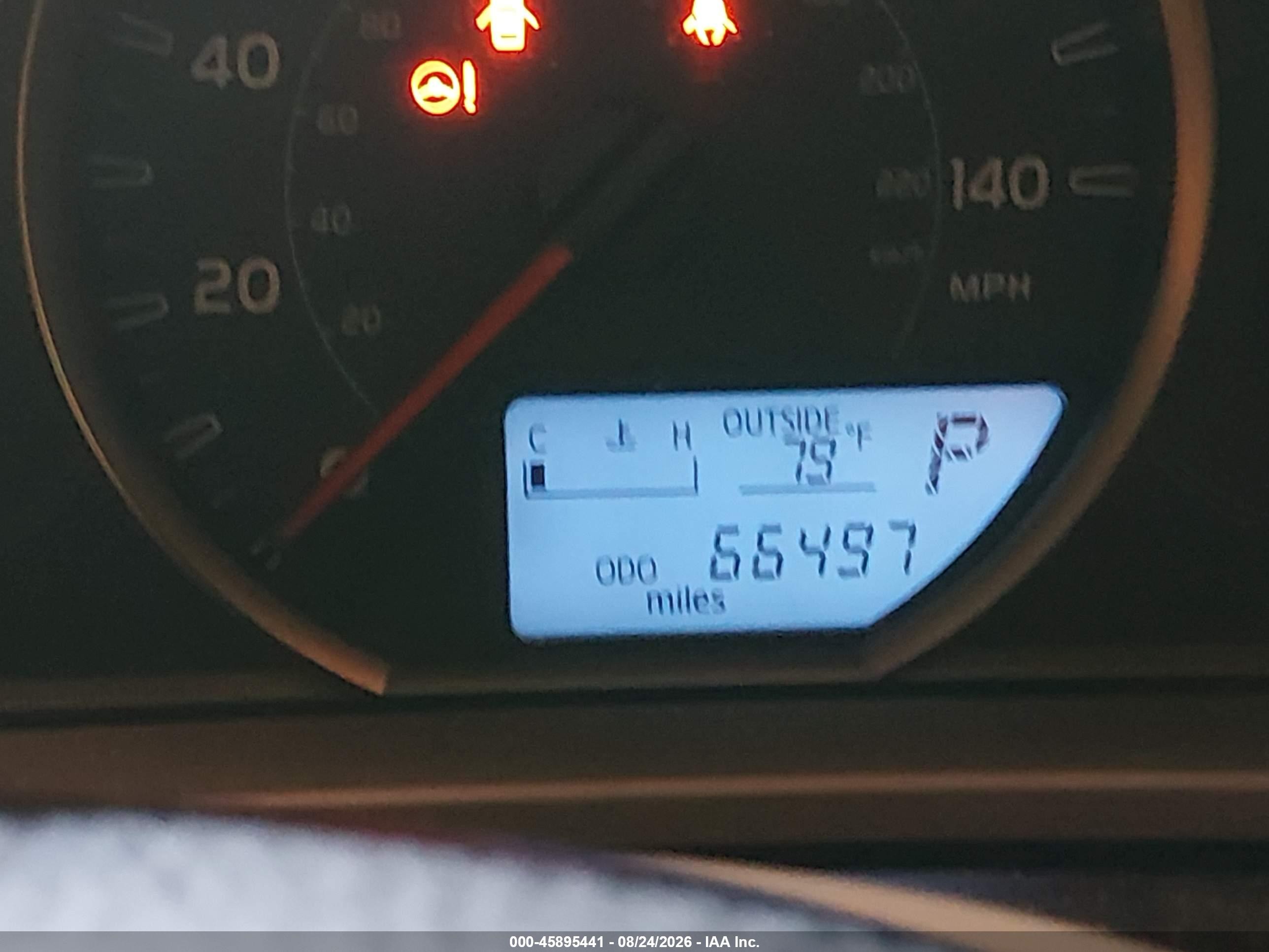 2015 Toyota Rav4 Le Red vin: JTMZFREV5FJ025736