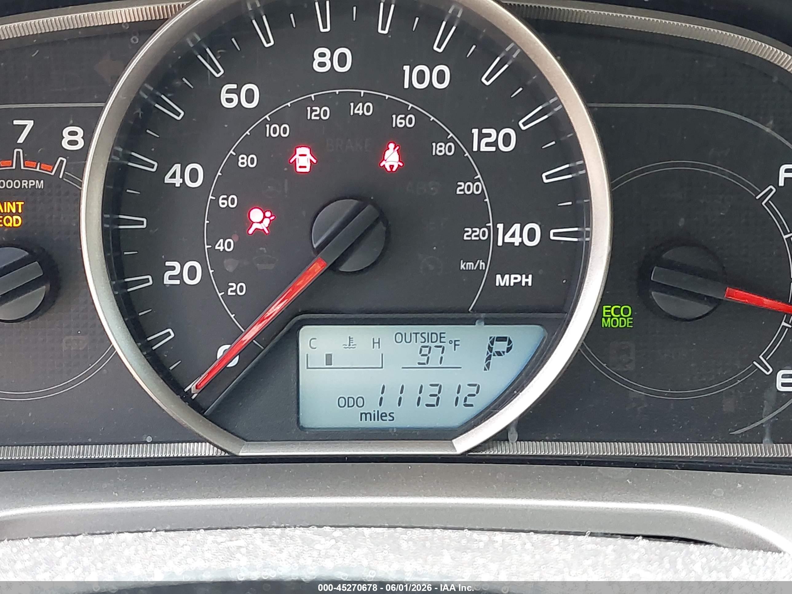 2015 Toyota Rav4 Le White vin: JTMZFREV5FJ039927