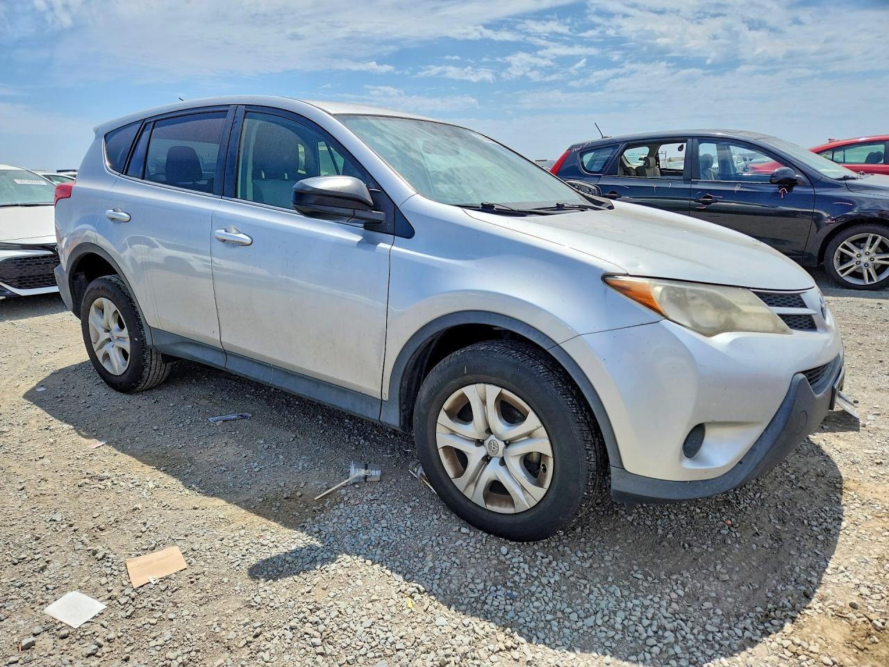 2015 Toyota Rav4 Le Silver vin: JTMZFREV5FJ040995