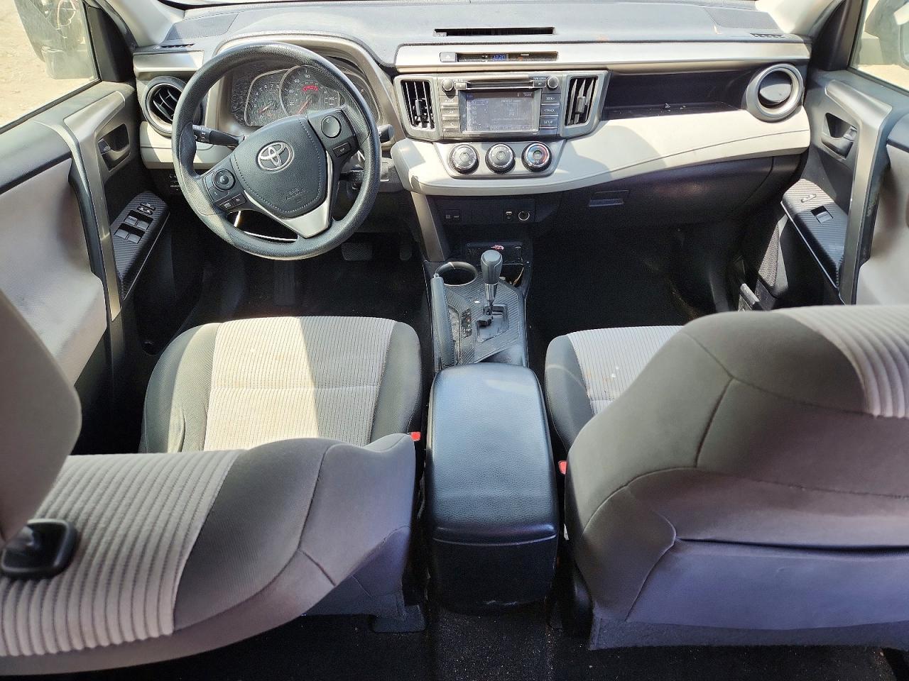 2015 Toyota Rav4 Le Silver vin: JTMZFREV5FJ040995