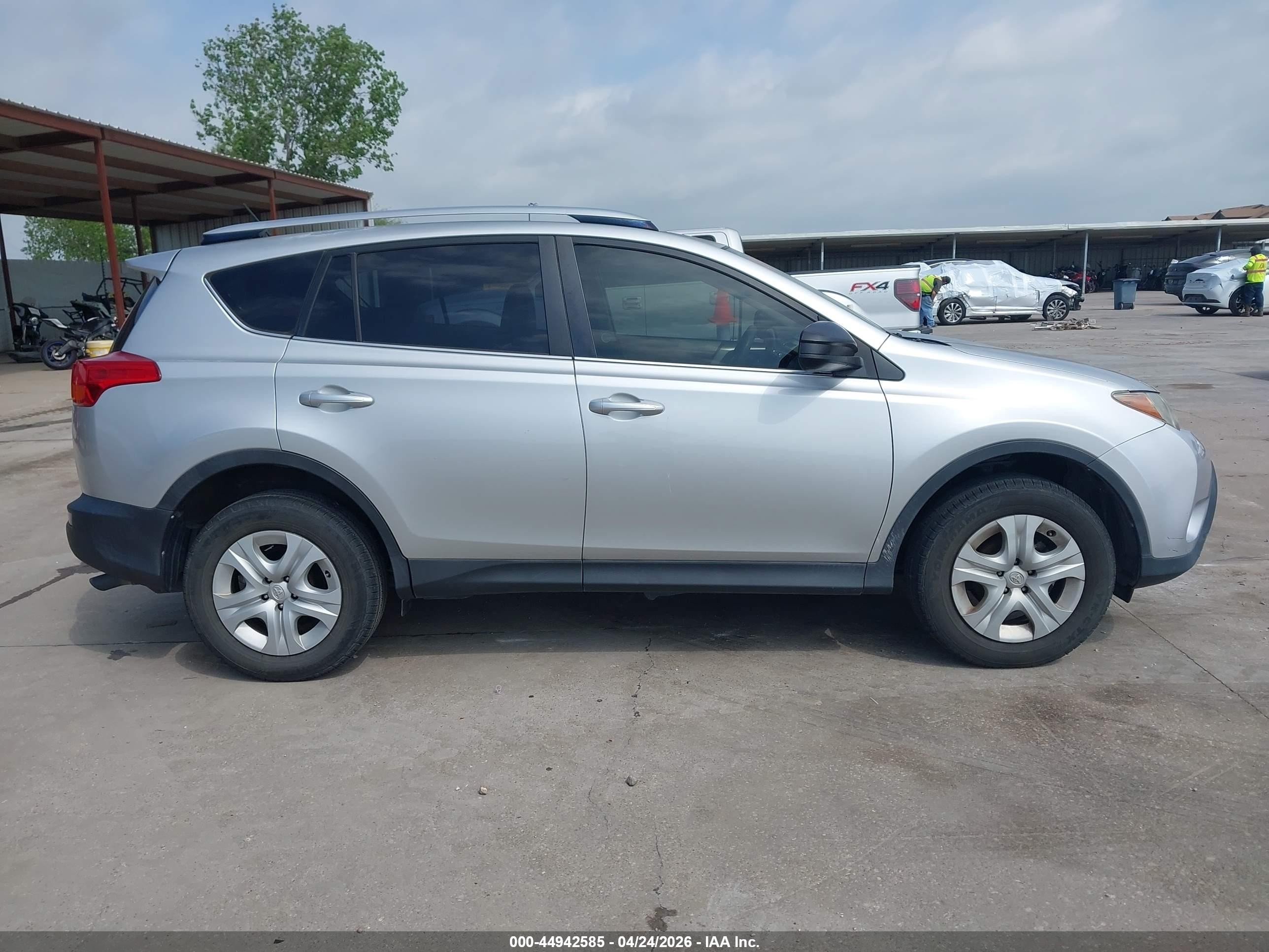2013 Toyota Rav4 Le Серебряный vin: JTMZFREV6DD001246
