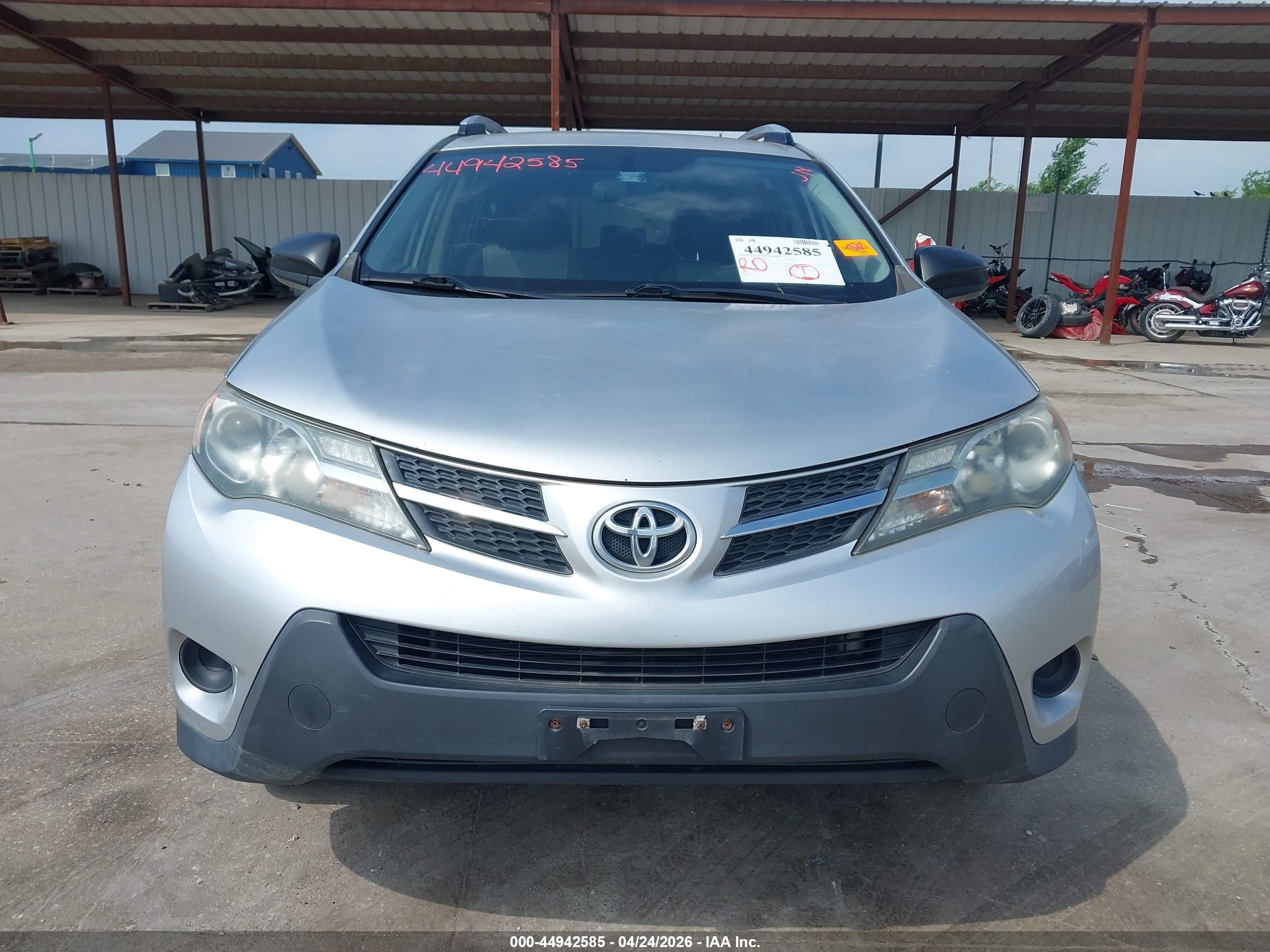 2013 Toyota Rav4 Le Серебряный vin: JTMZFREV6DD001246