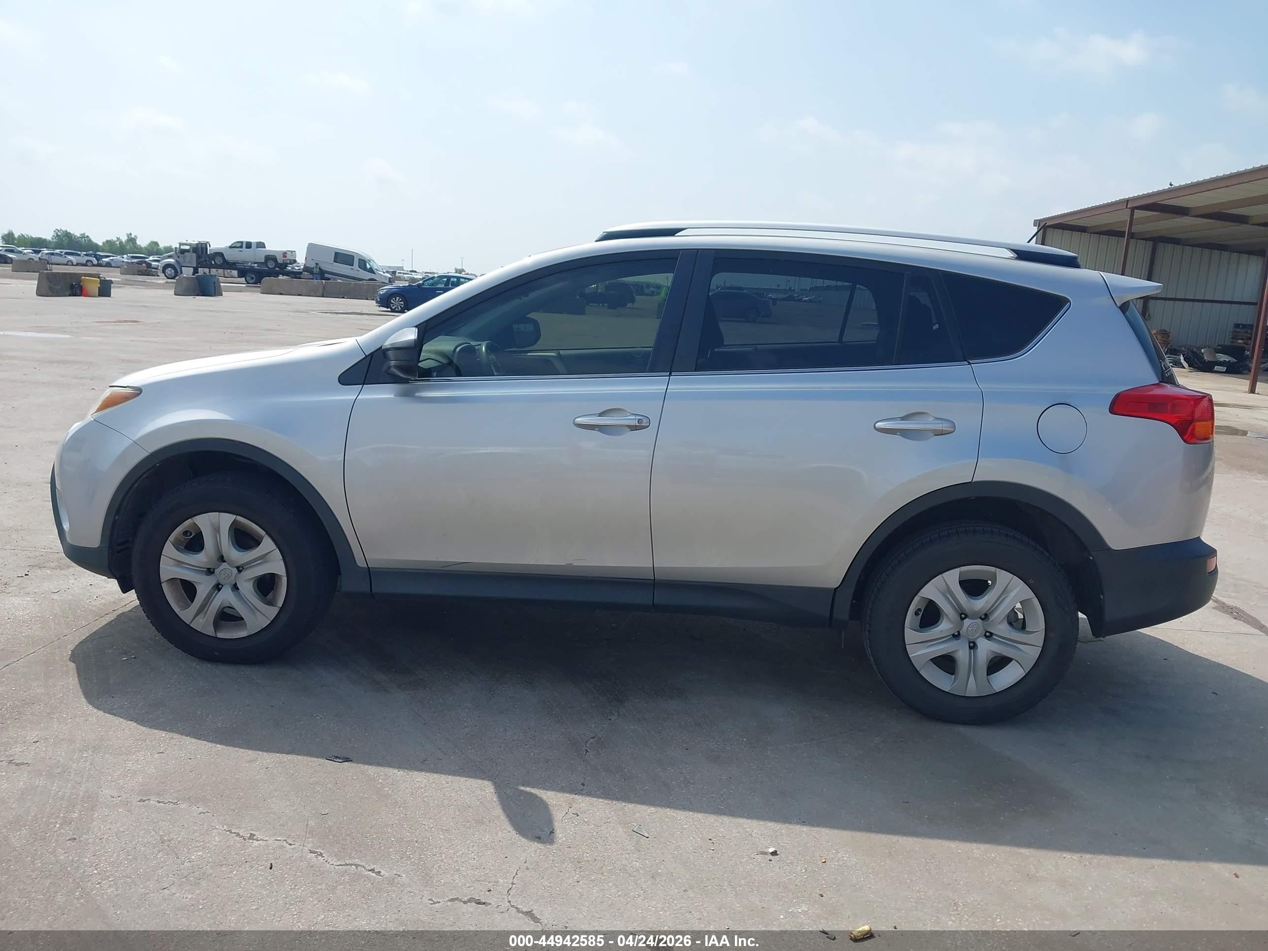 2013 Toyota Rav4 Le Серебряный vin: JTMZFREV6DD001246