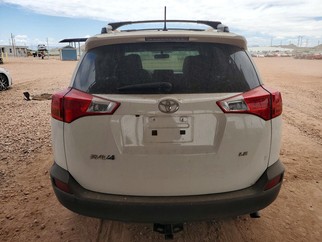 2014 Toyota Rav4 Le White vin: JTMZFREV6ED035012