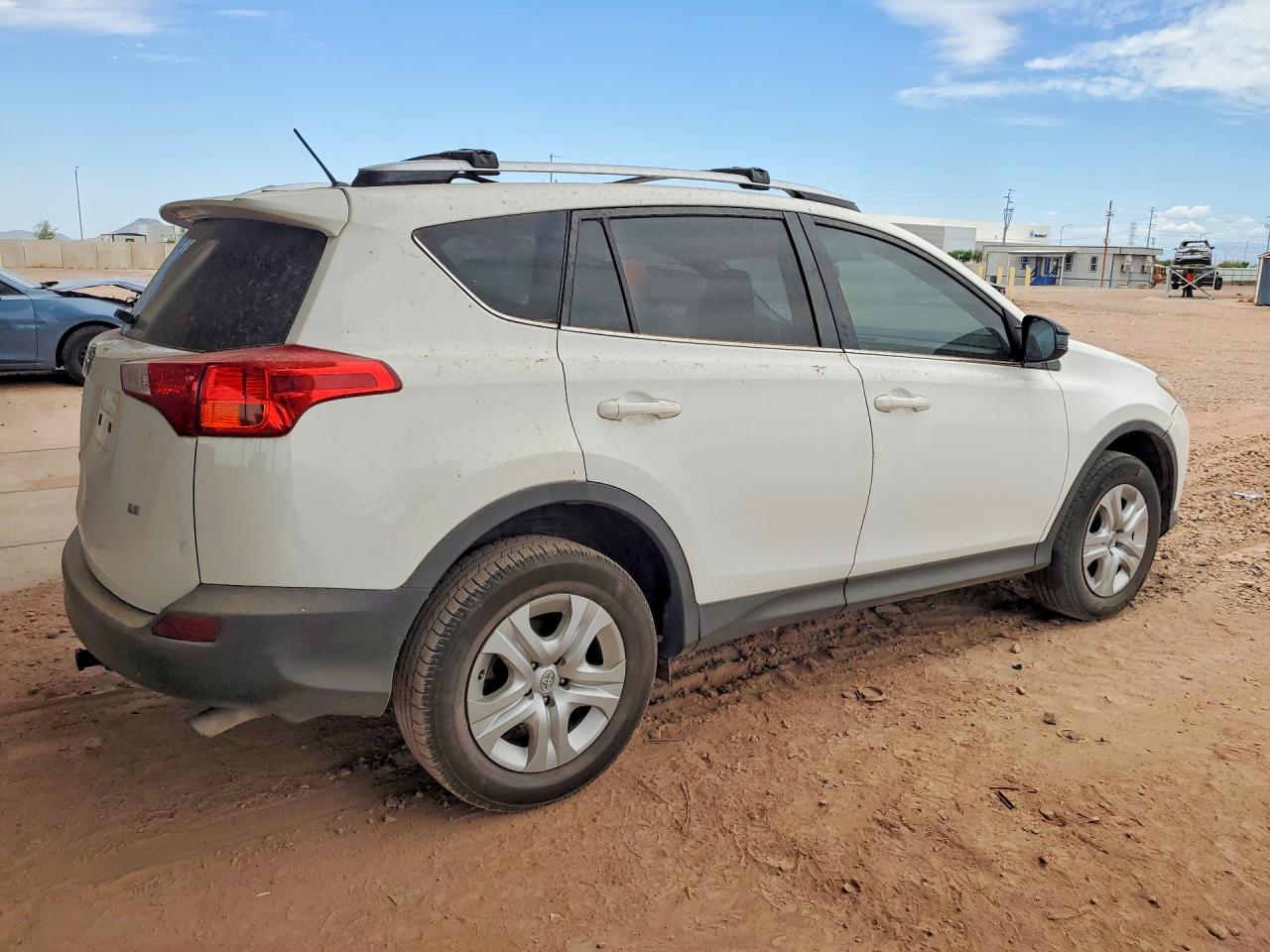 2014 Toyota Rav4 Le White vin: JTMZFREV6ED035012