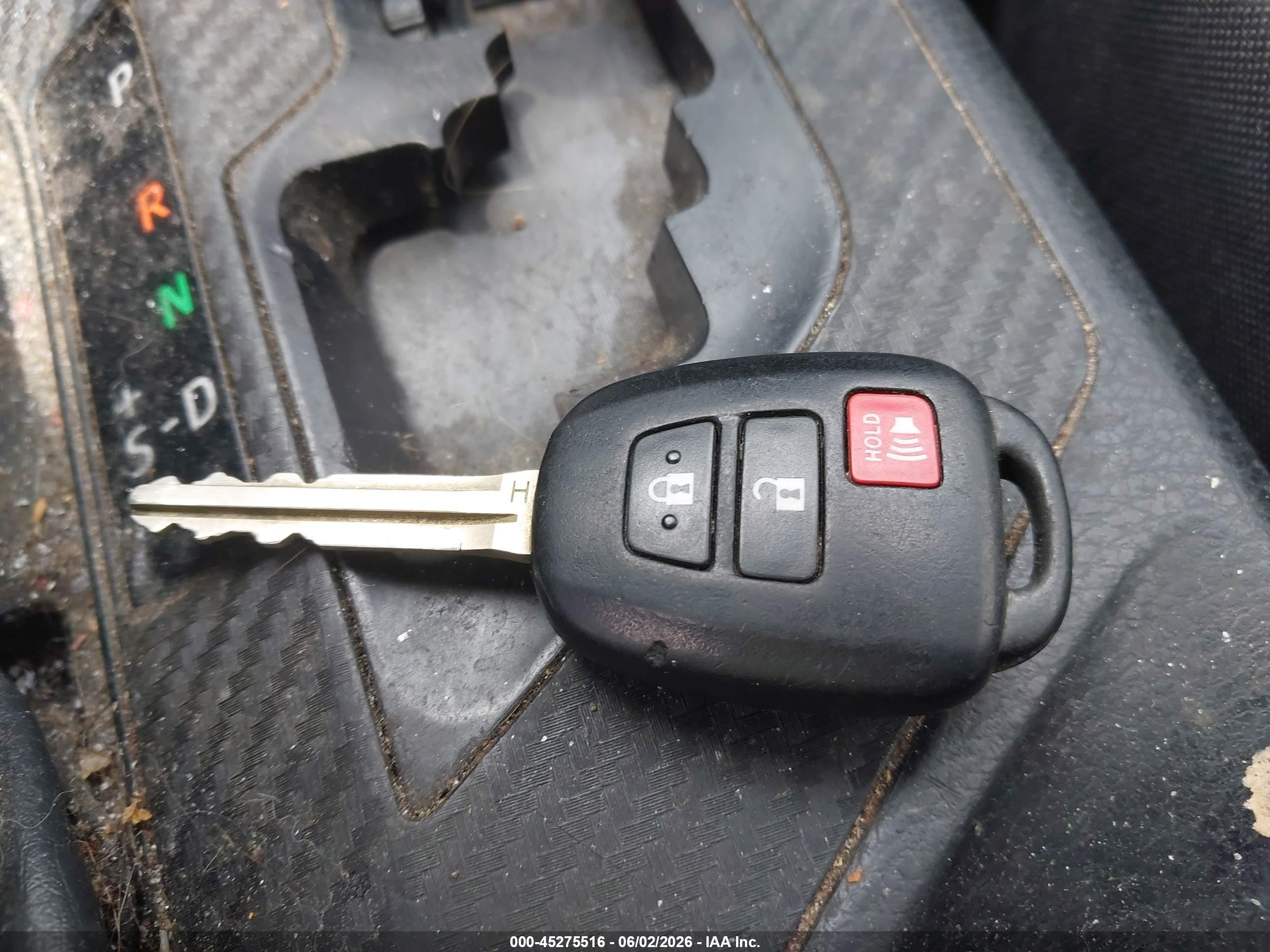2014 Toyota Rav4 Le Blue vin: JTMZFREV6ED035348