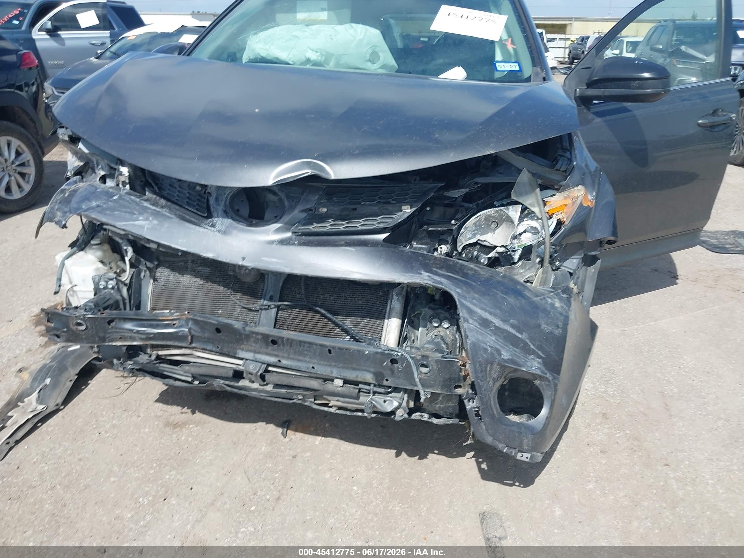 2014 Toyota Rav4 Le Gray vin: JTMZFREV6EJ008748
