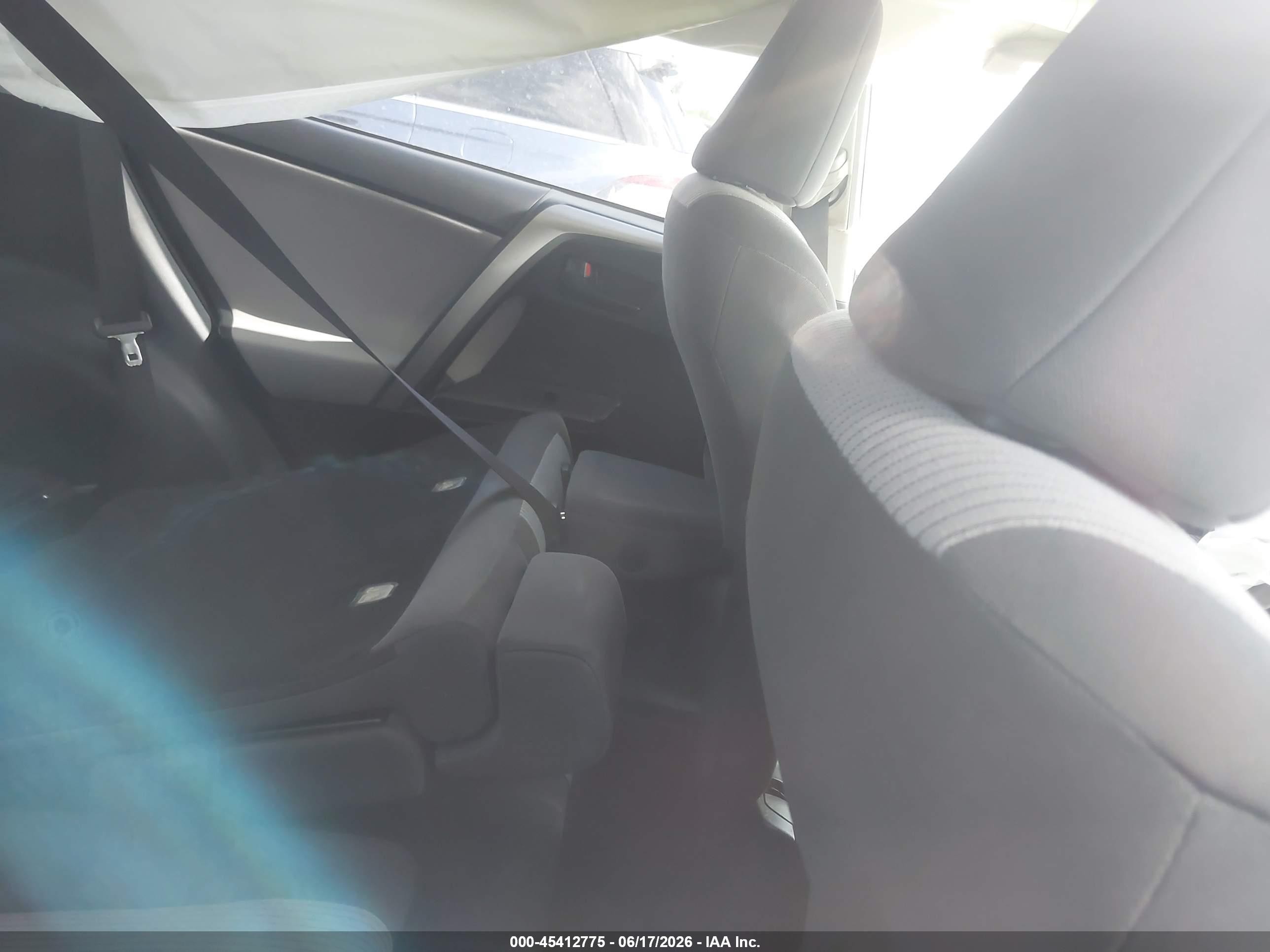 2014 Toyota Rav4 Le Gray vin: JTMZFREV6EJ008748