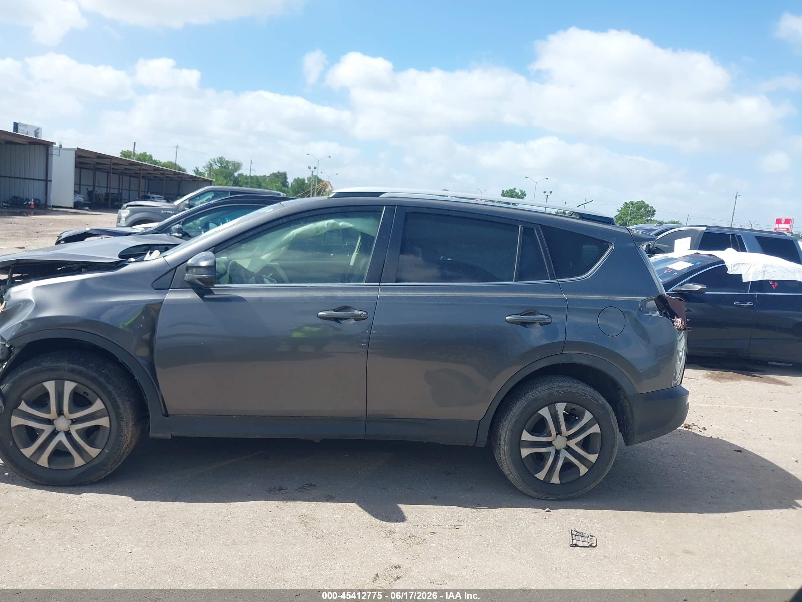 2014 Toyota Rav4 Le Gray vin: JTMZFREV6EJ008748