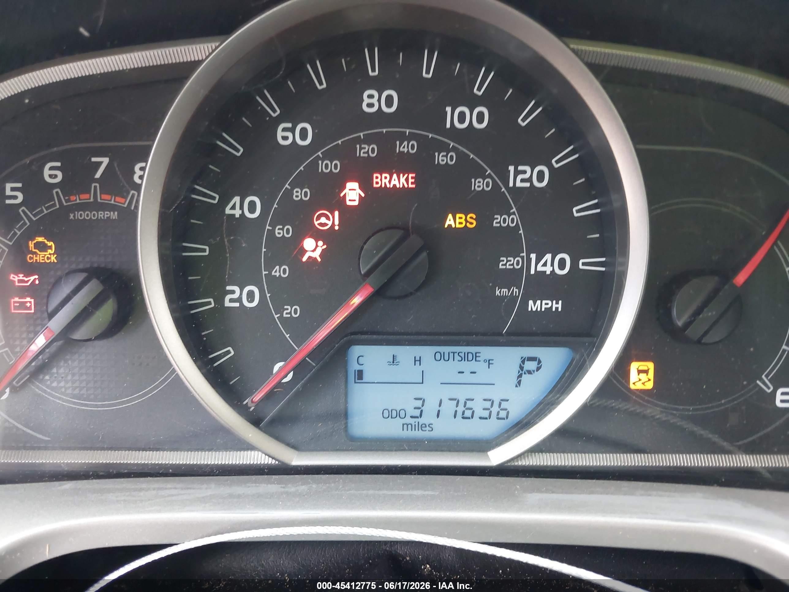 2014 Toyota Rav4 Le Gray vin: JTMZFREV6EJ008748