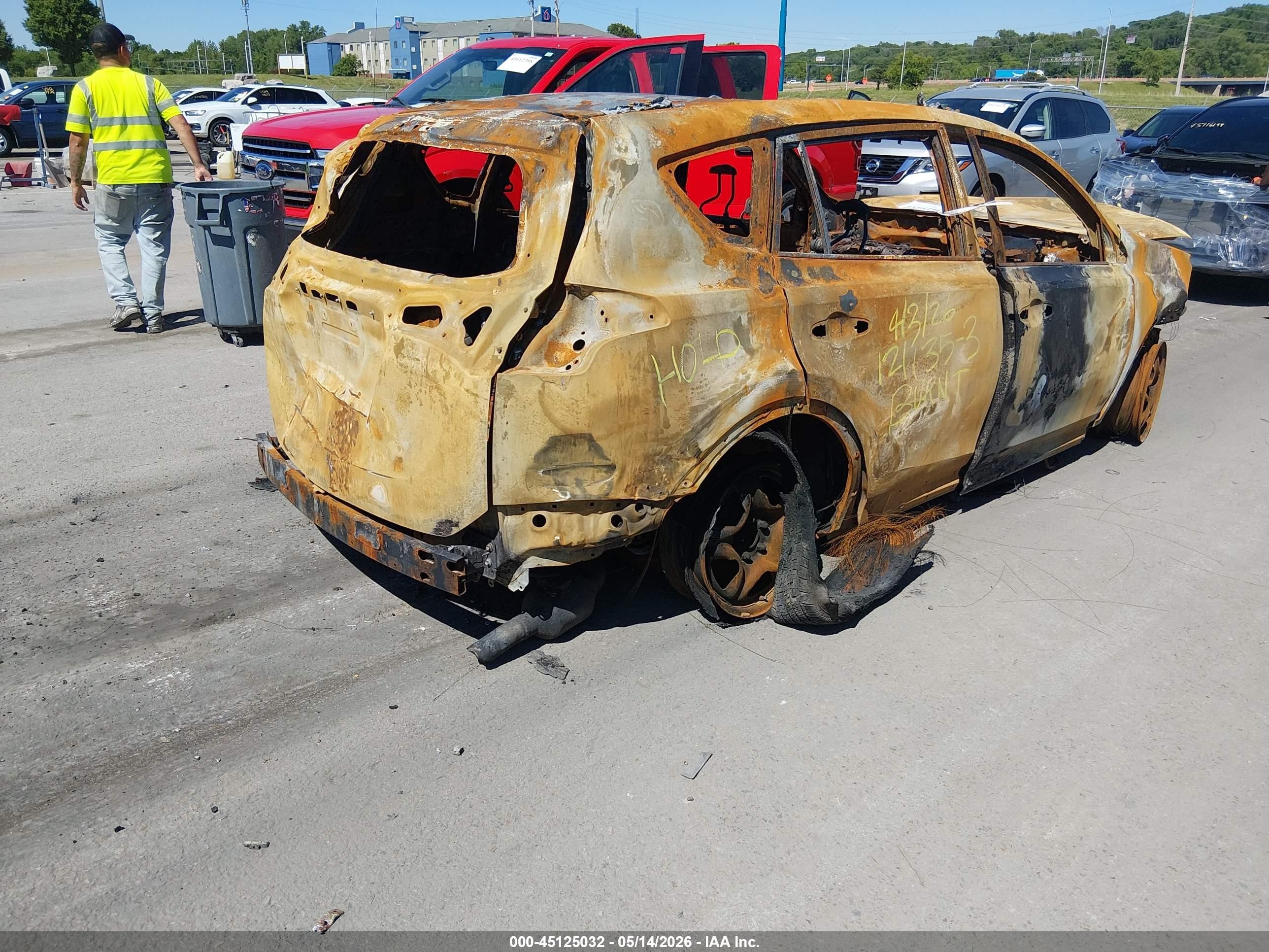 2014 Toyota Rav4 Le Серый vin: JTMZFREV6EJ009088