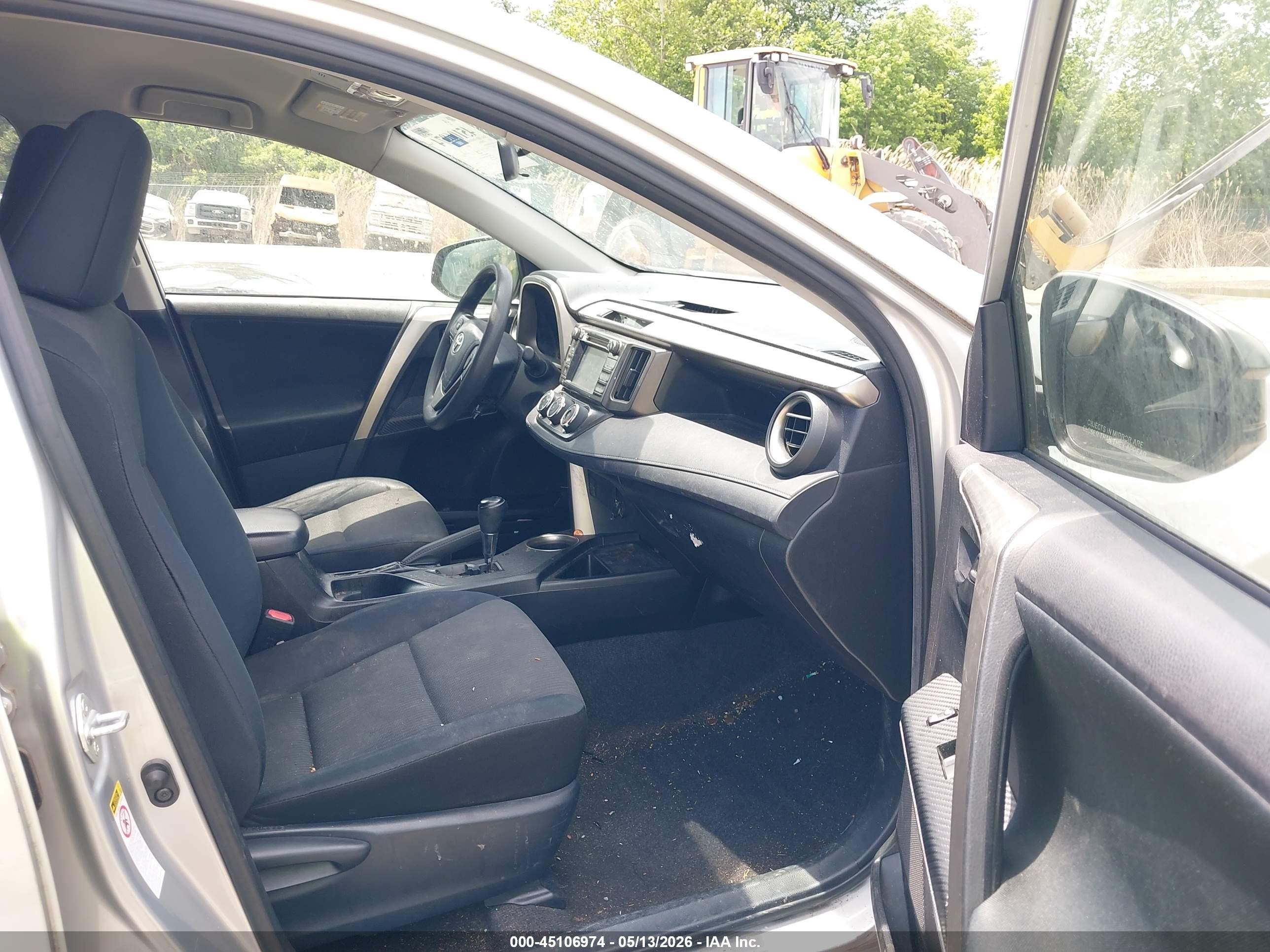 2014 Toyota Rav4 Le Серебряный vin: JTMZFREV6EJ014386