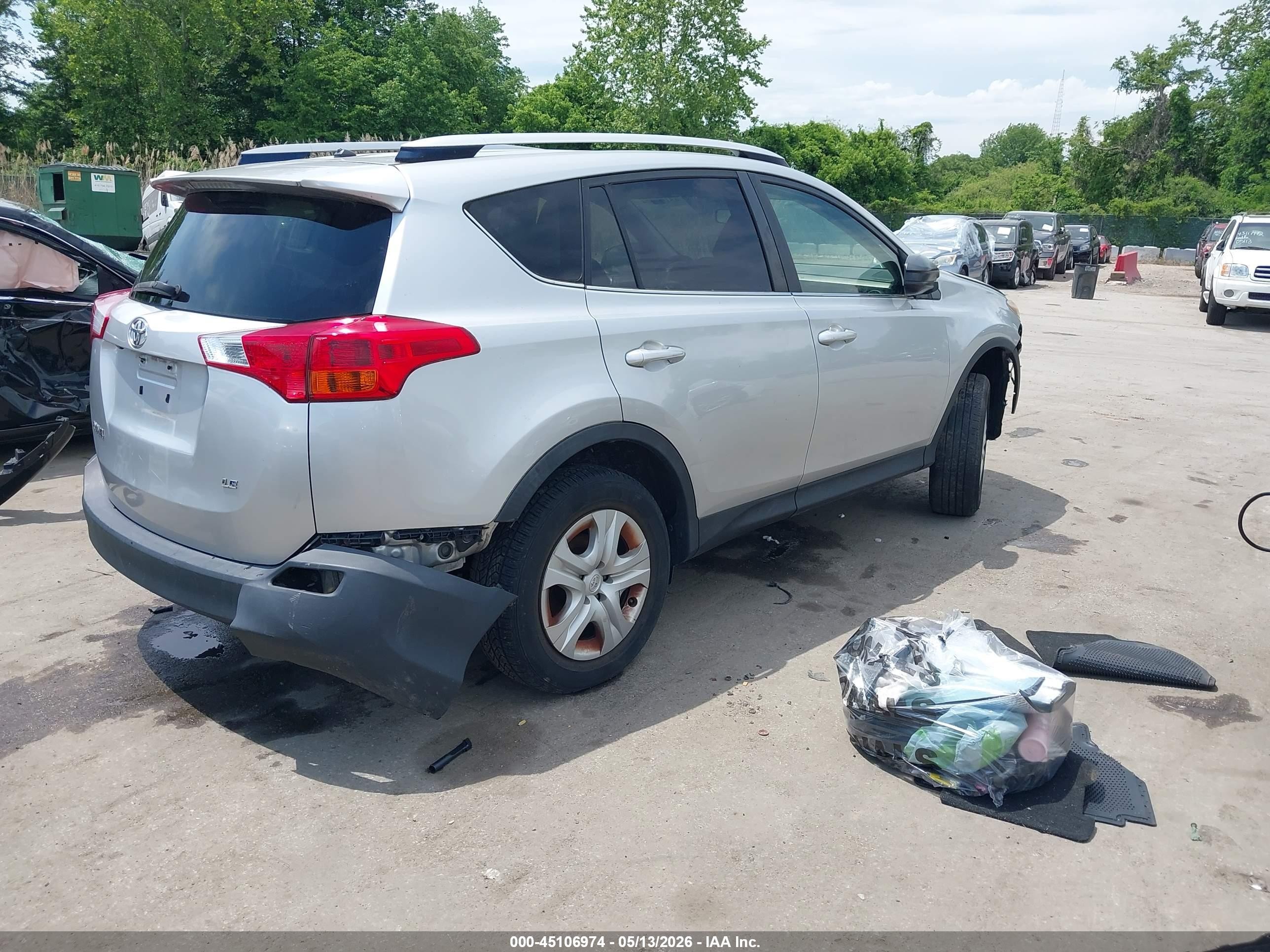 2014 Toyota Rav4 Le Серебряный vin: JTMZFREV6EJ014386