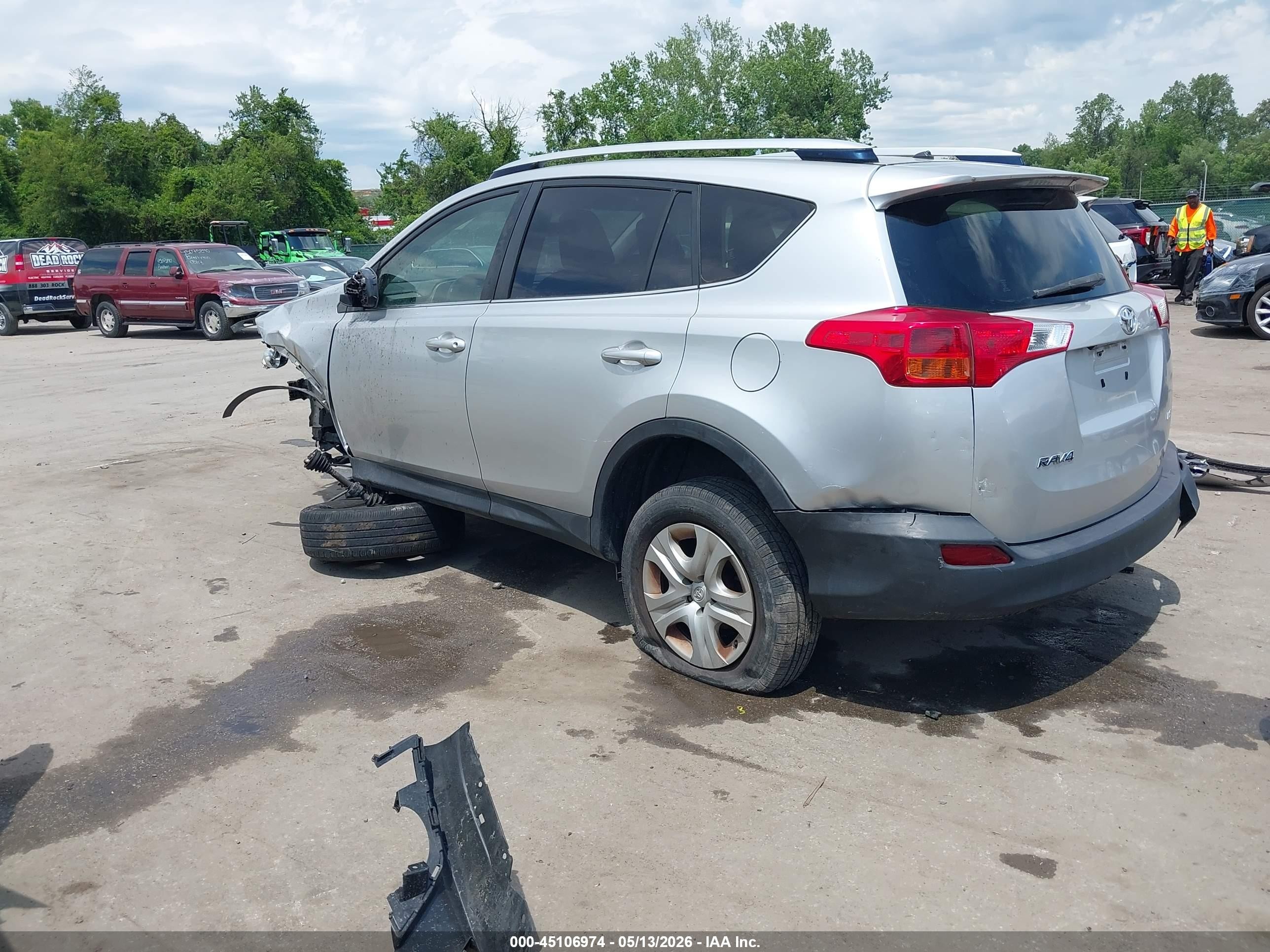 2014 Toyota Rav4 Le Серебряный vin: JTMZFREV6EJ014386