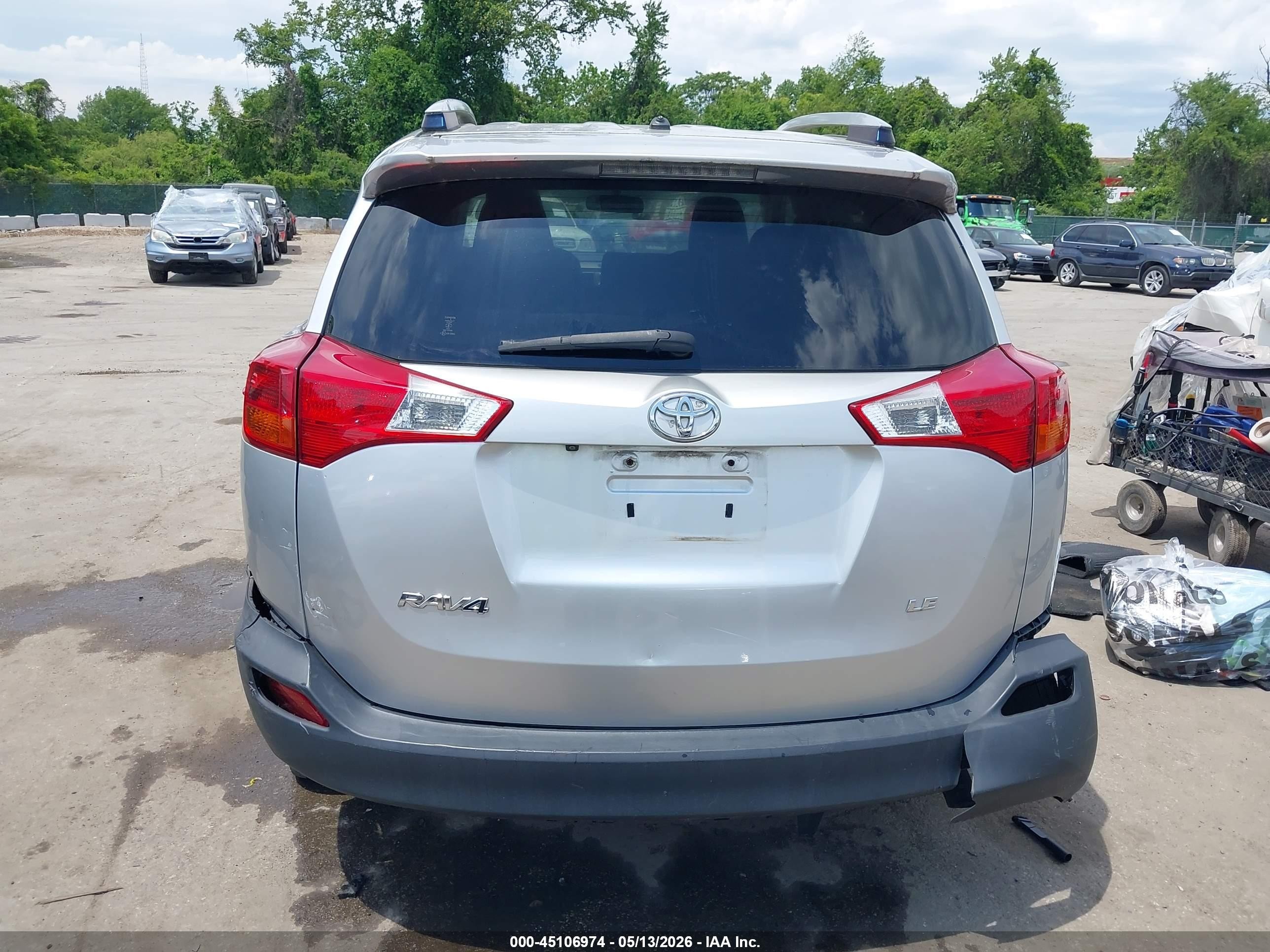 2014 Toyota Rav4 Le Серебряный vin: JTMZFREV6EJ014386