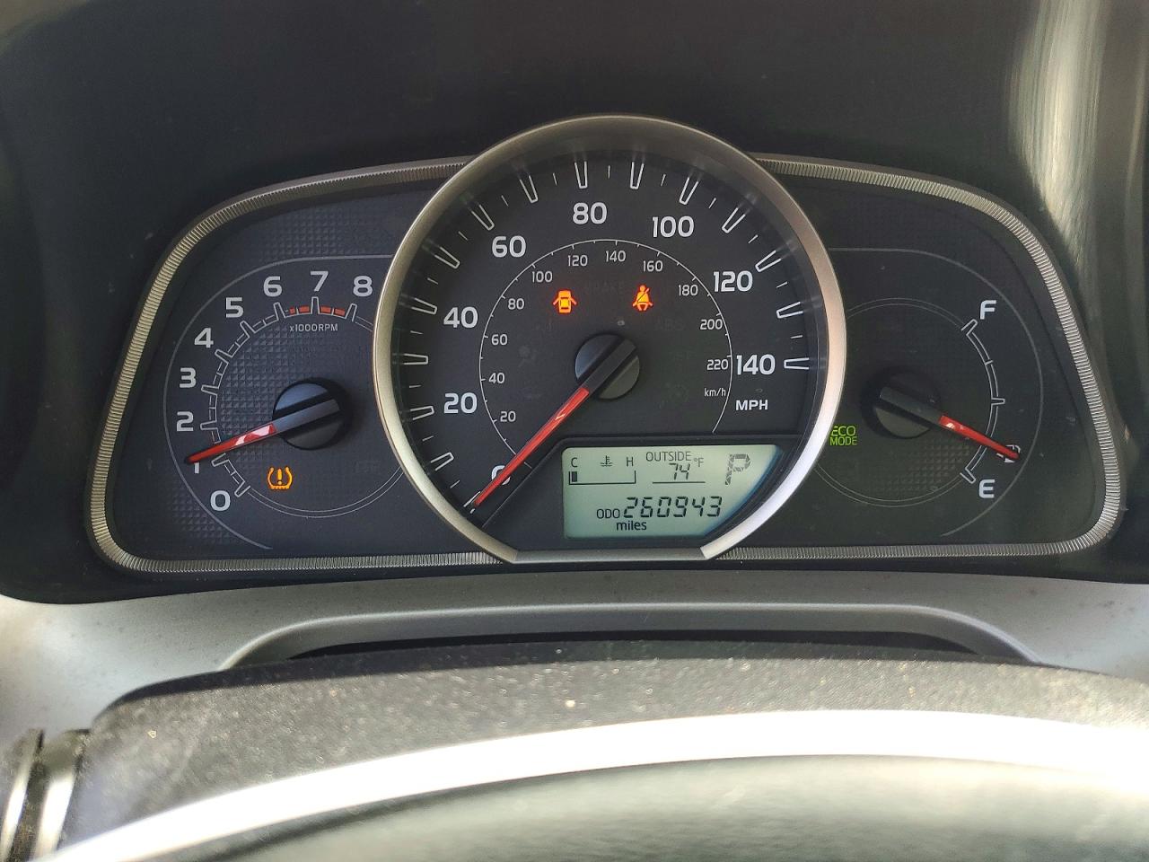 2014 Toyota Rav4 Le Red vin: JTMZFREV6EJ015036