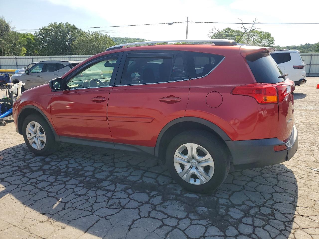 2014 Toyota Rav4 Le Red vin: JTMZFREV6EJ015036
