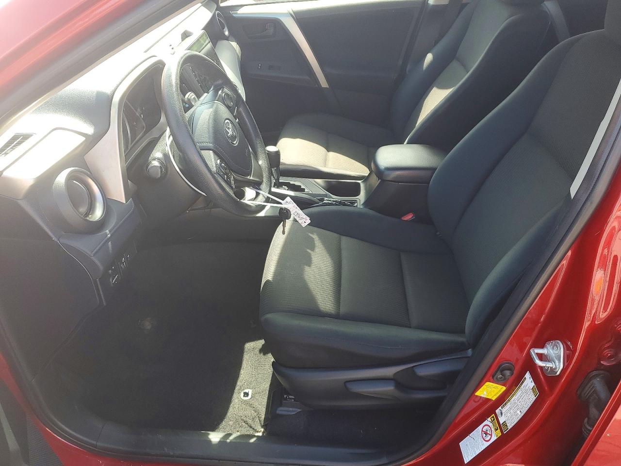 2014 Toyota Rav4 Le Red vin: JTMZFREV6EJ015036