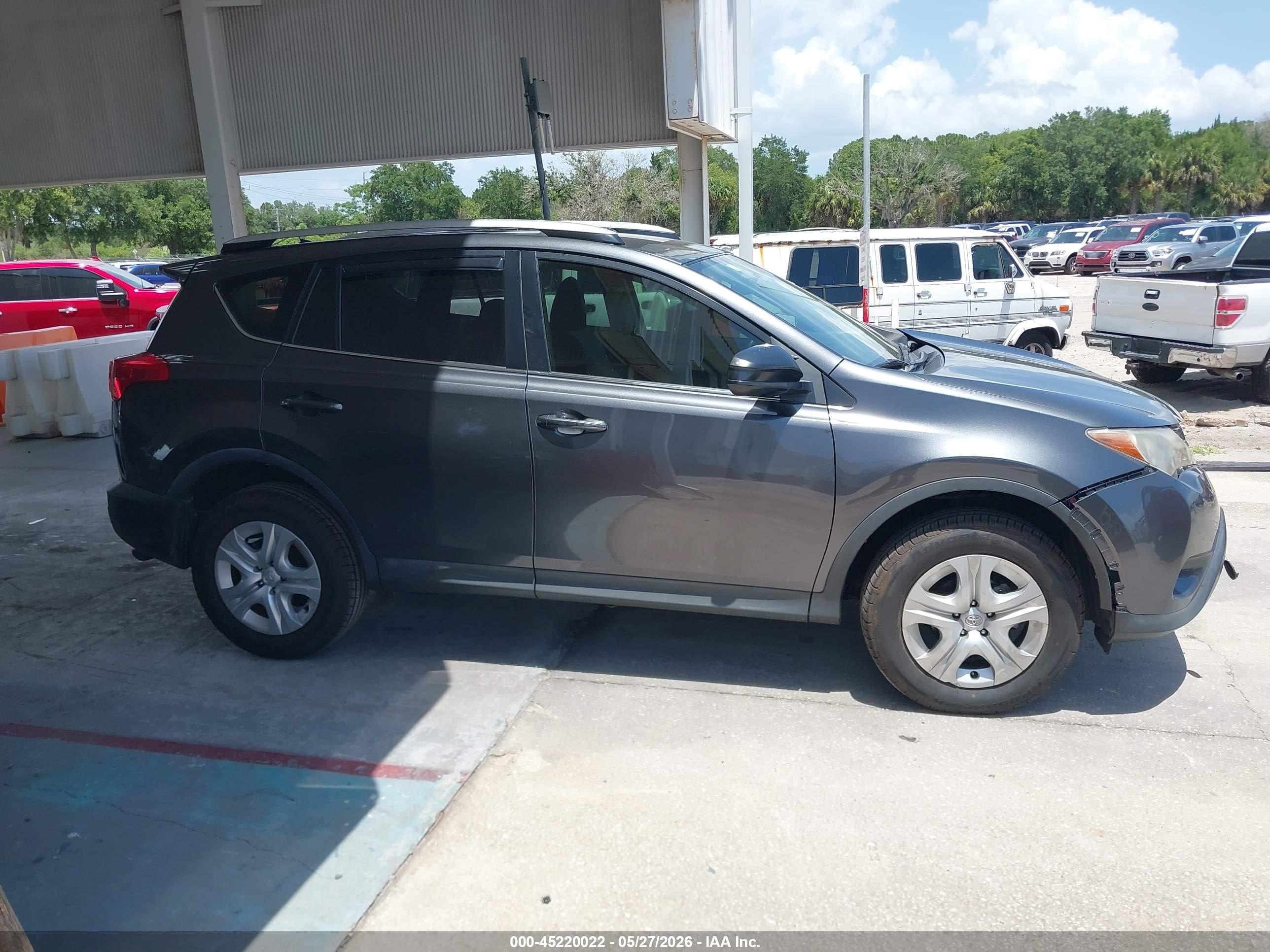 2015 Toyota Rav4 Le Gray vin: JTMZFREV6FD043676