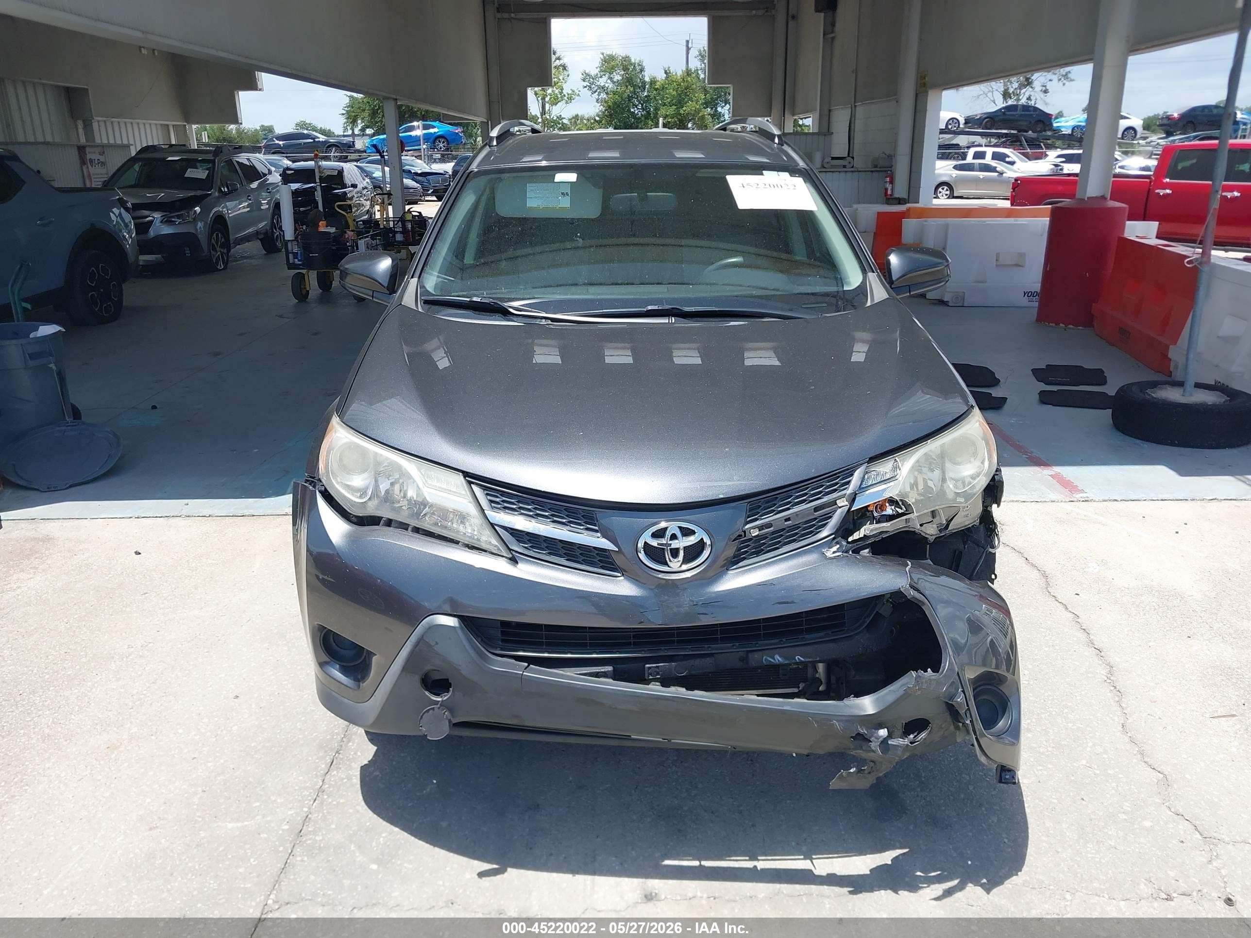 2015 Toyota Rav4 Le Gray vin: JTMZFREV6FD043676