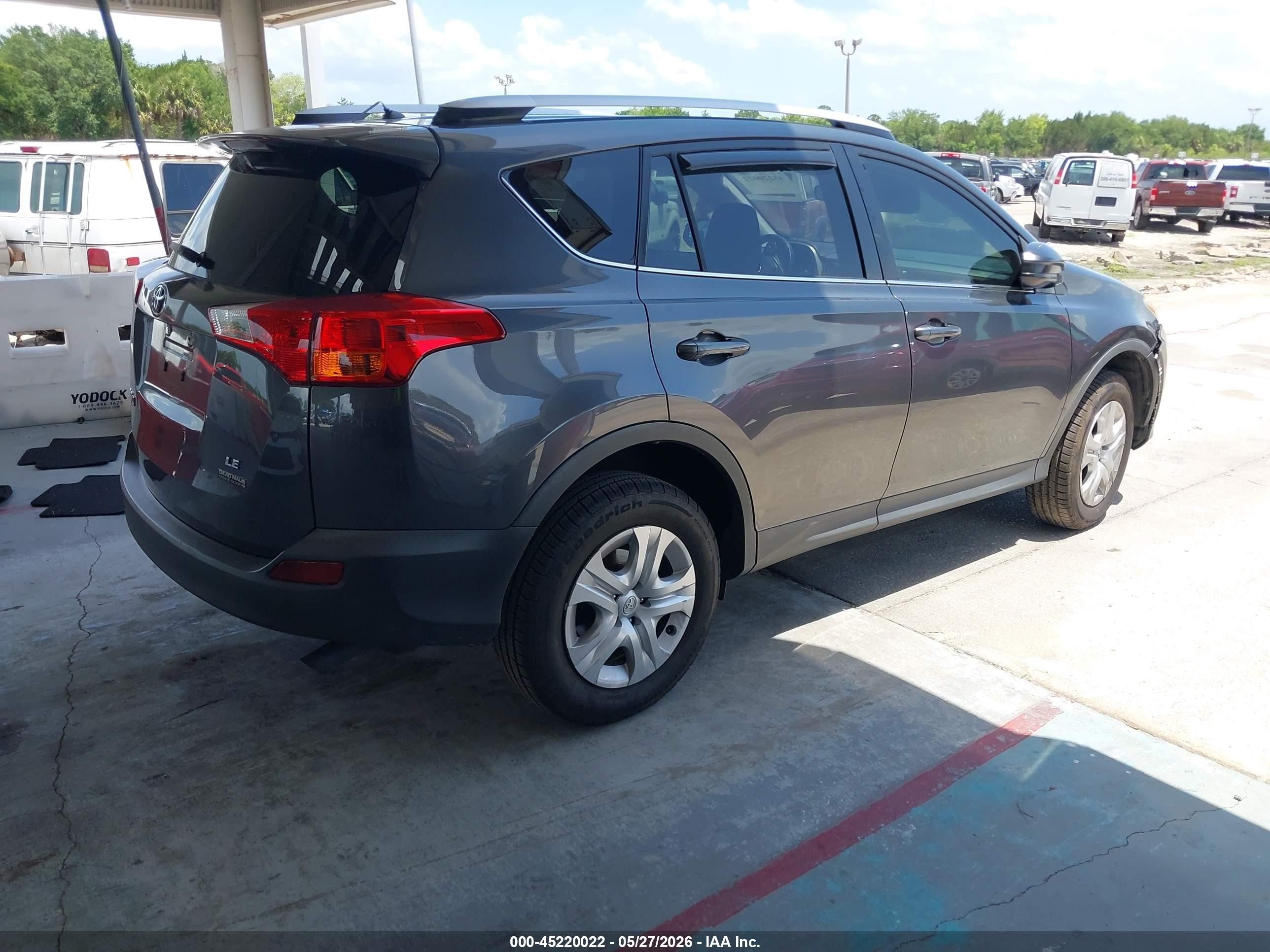2015 Toyota Rav4 Le Gray vin: JTMZFREV6FD043676