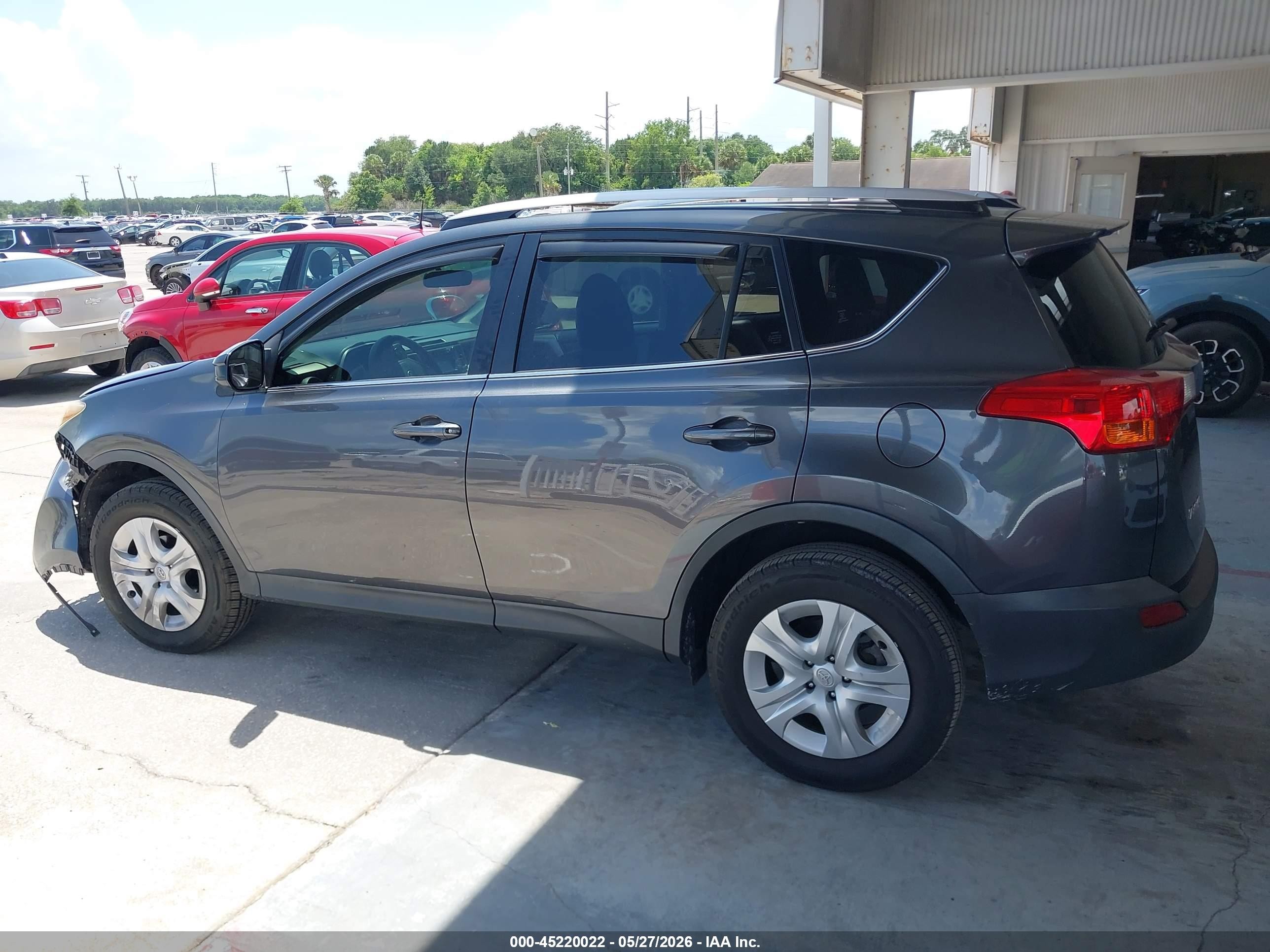2015 Toyota Rav4 Le Gray vin: JTMZFREV6FD043676
