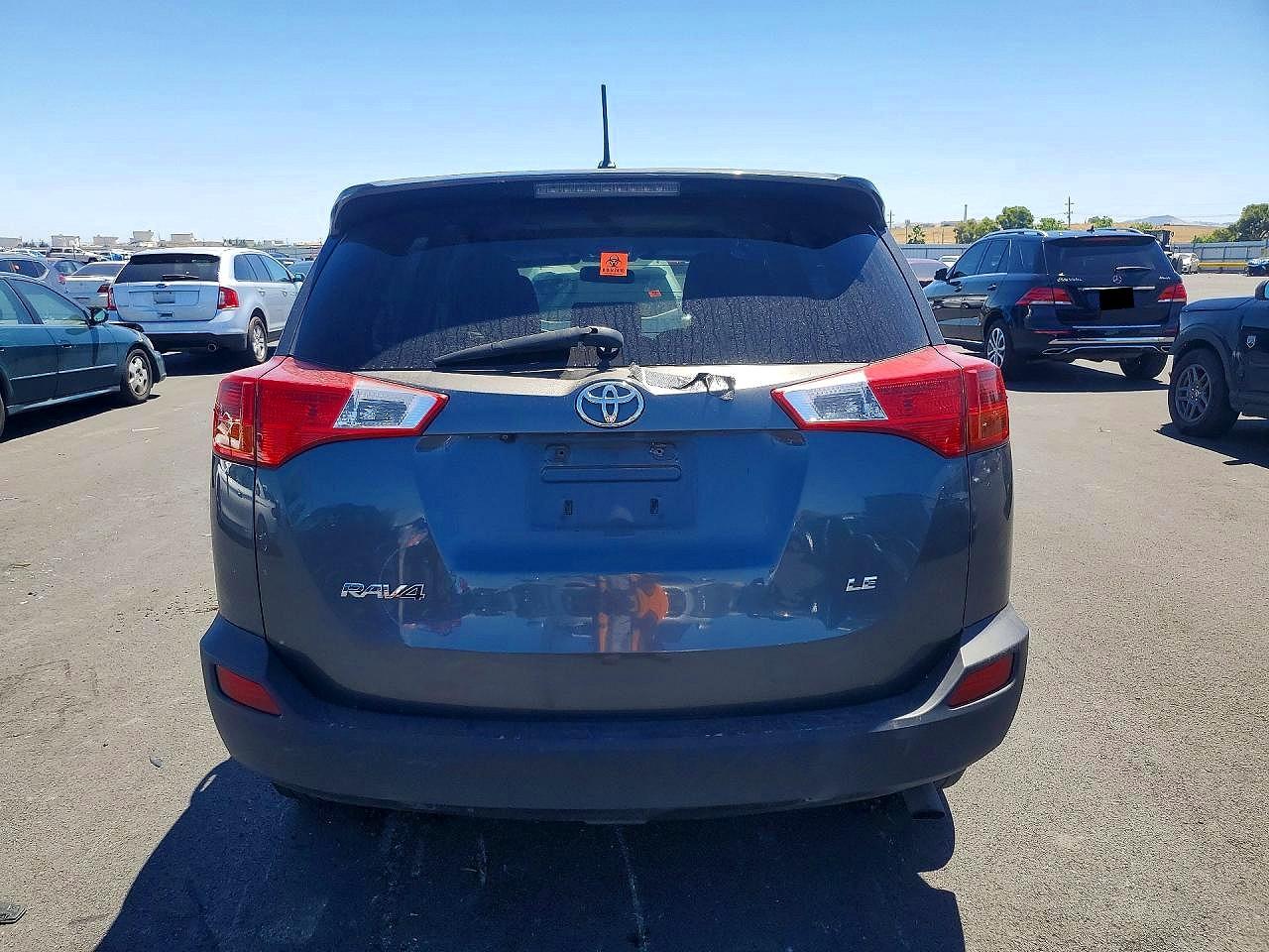 2015 Toyota Rav4 Le Gray vin: JTMZFREV6FD063295