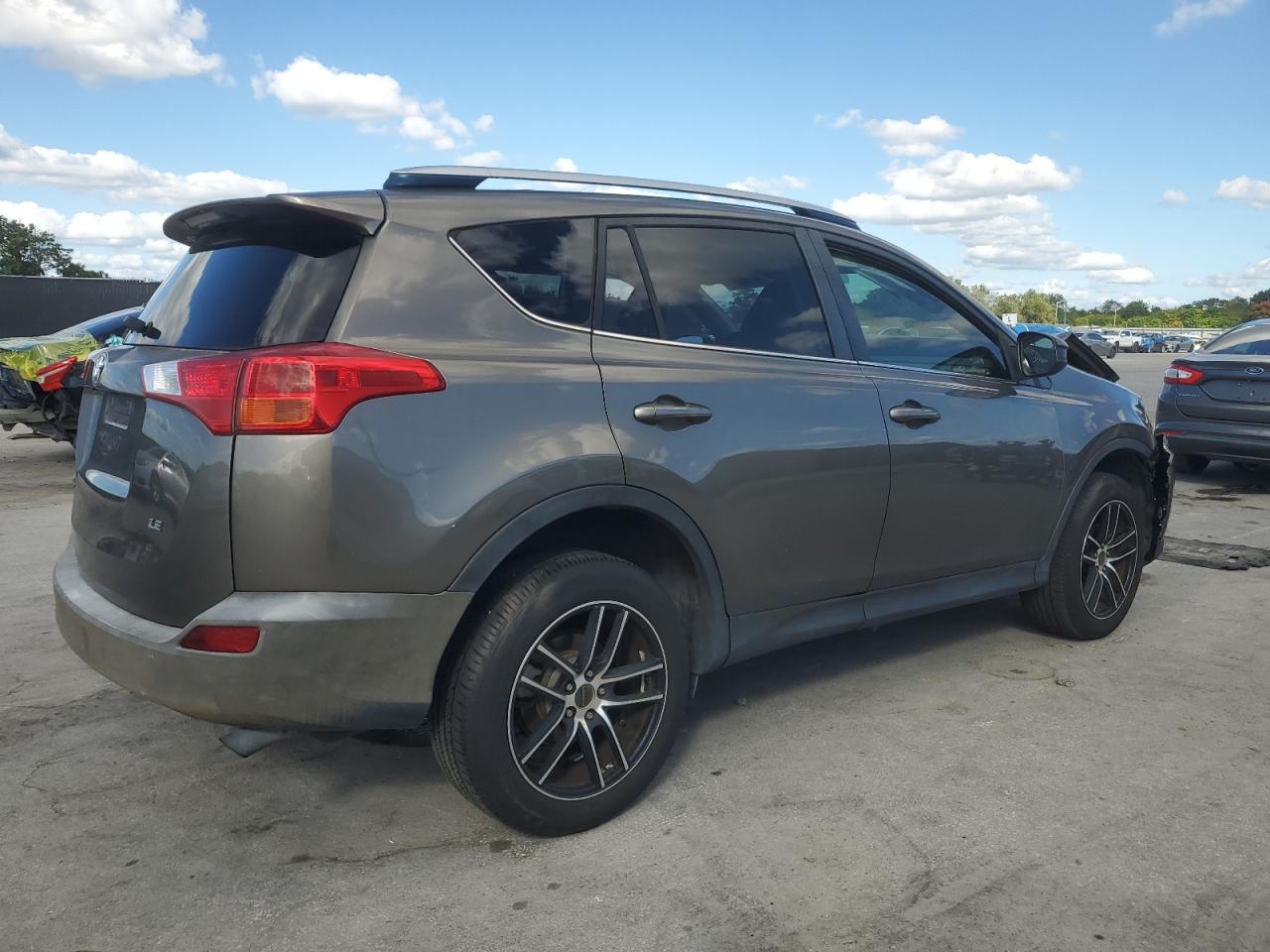 2015 Toyota Rav4 Le Brown vin: JTMZFREV6FD063829