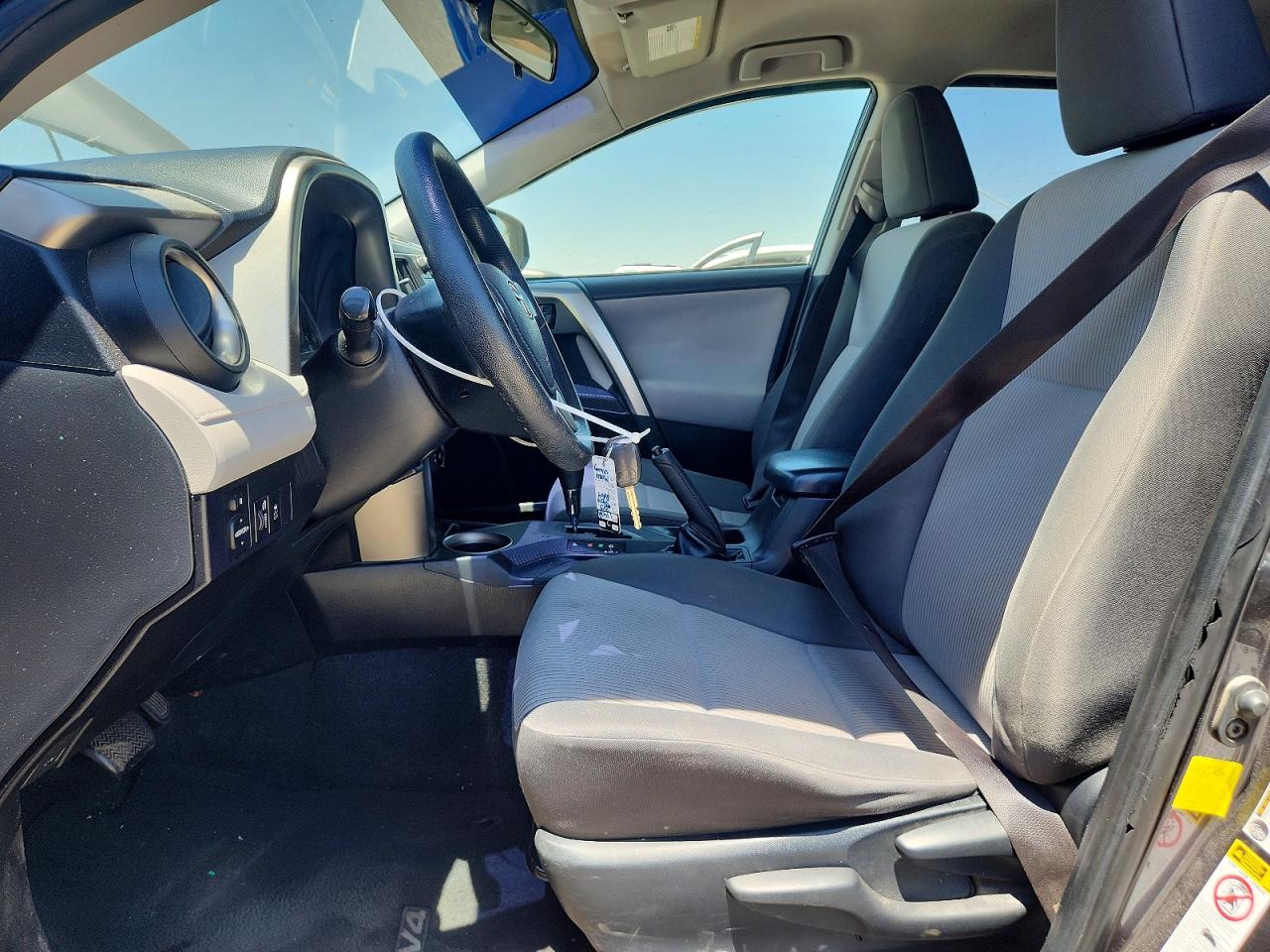 2015 Toyota Rav4 Le Gray vin: JTMZFREV6FJ031786