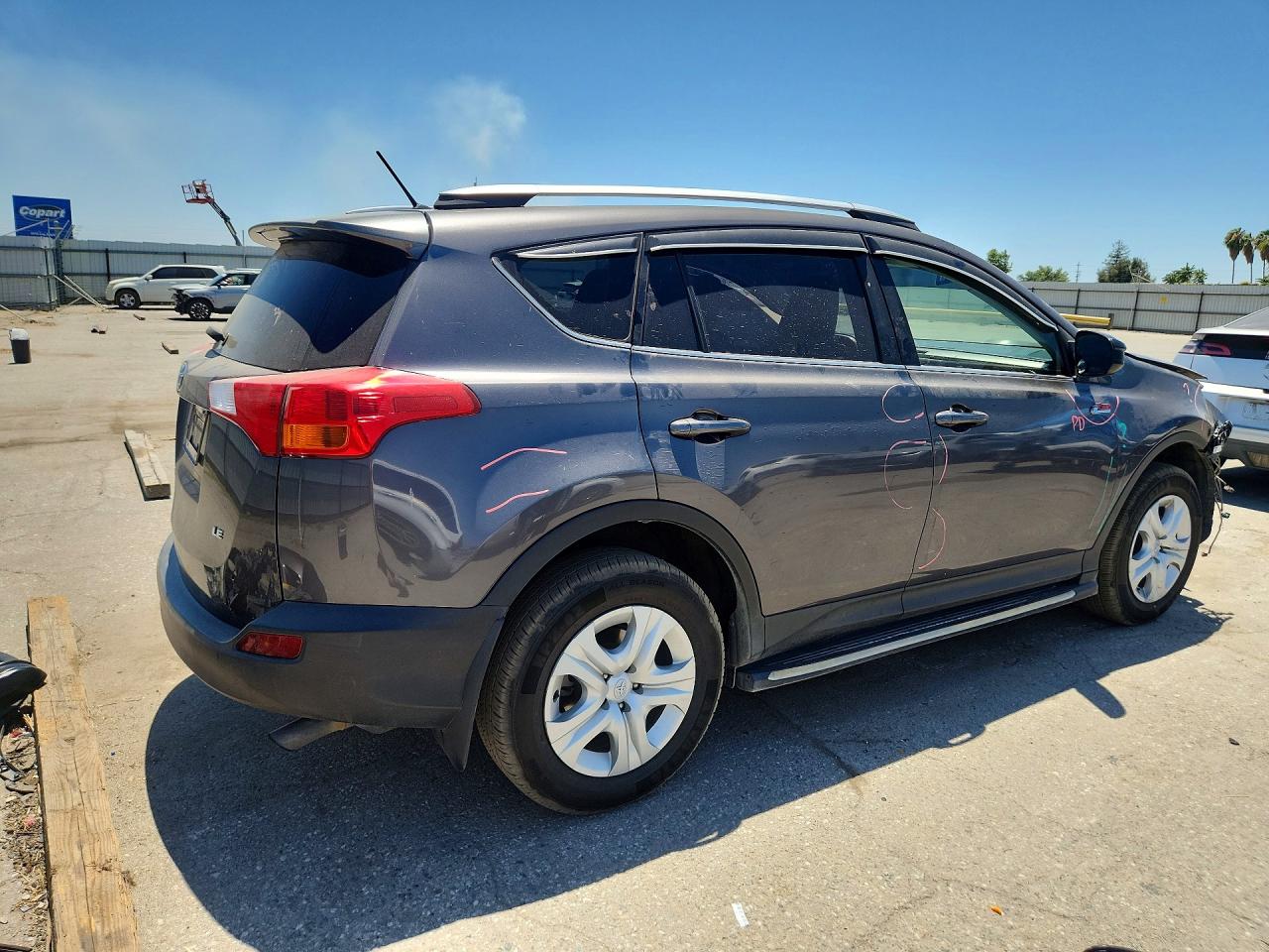 2015 Toyota Rav4 Le Gray vin: JTMZFREV6FJ031786