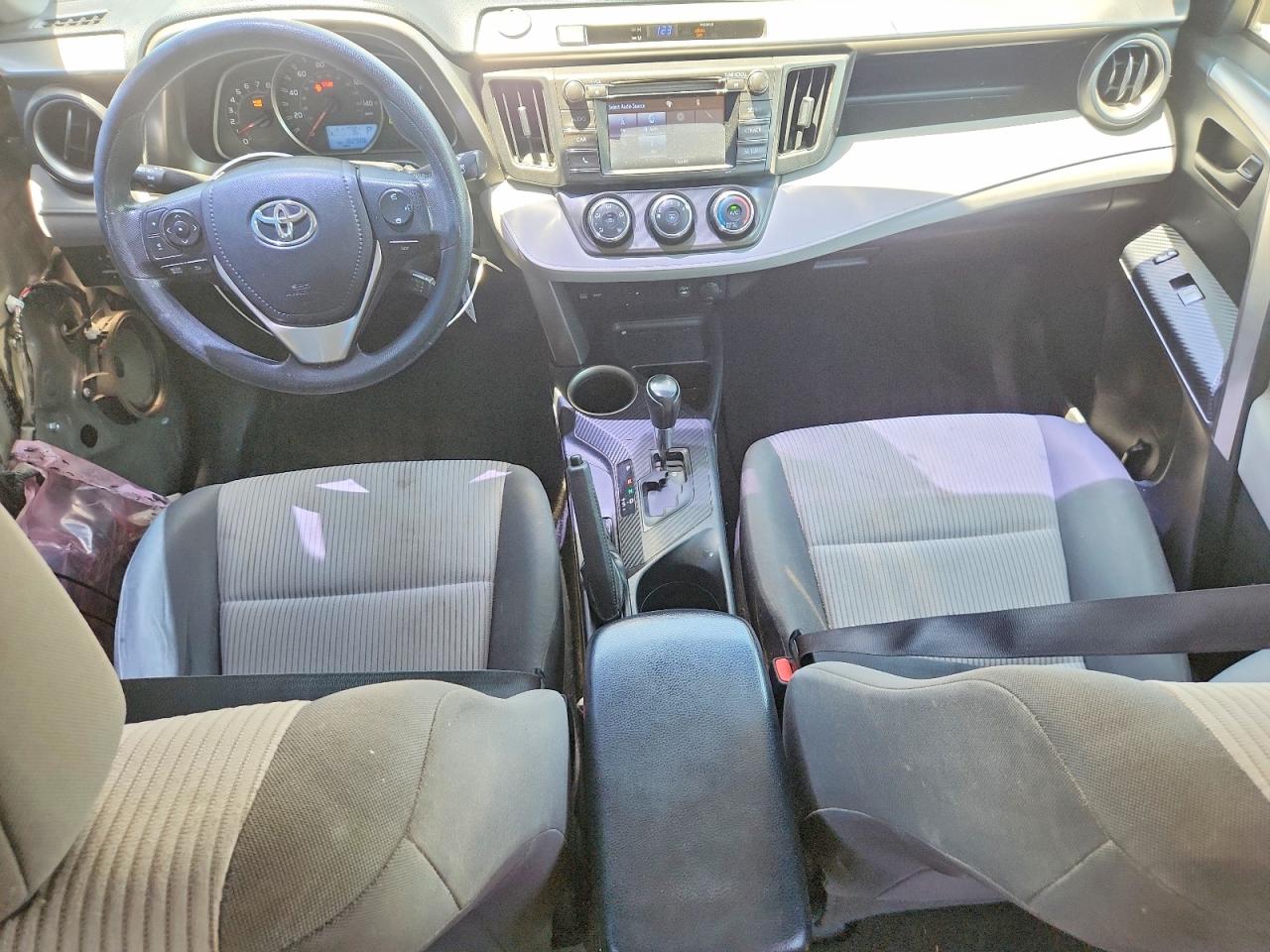 2015 Toyota Rav4 Le Gray vin: JTMZFREV6FJ031786