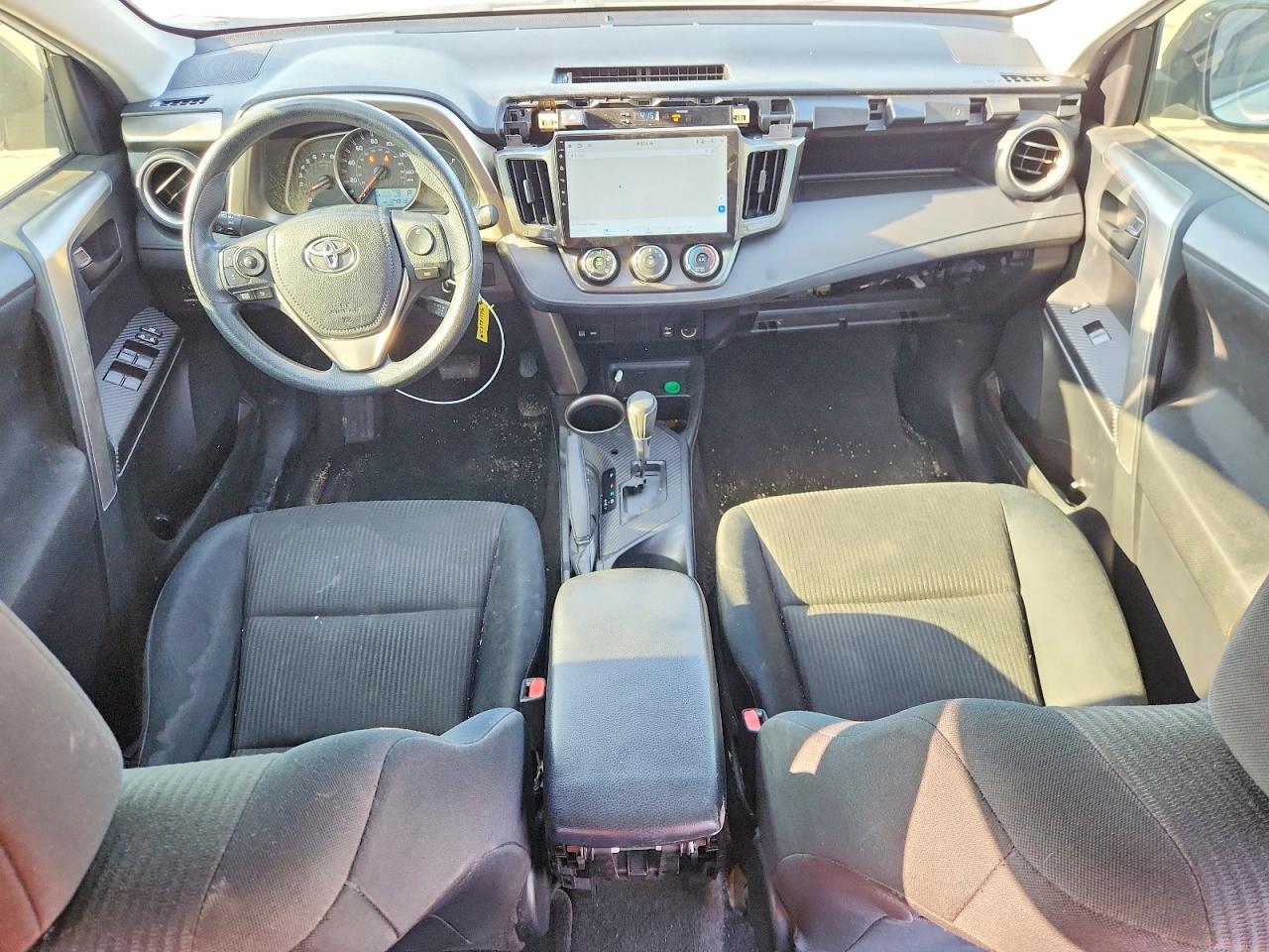 2015 Toyota Rav4 Le Белый vin: JTMZFREV6FJ035532