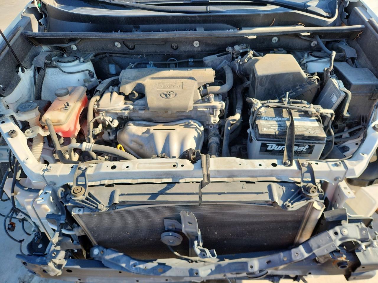 2015 Toyota Rav4 Le Белый vin: JTMZFREV6FJ035532
