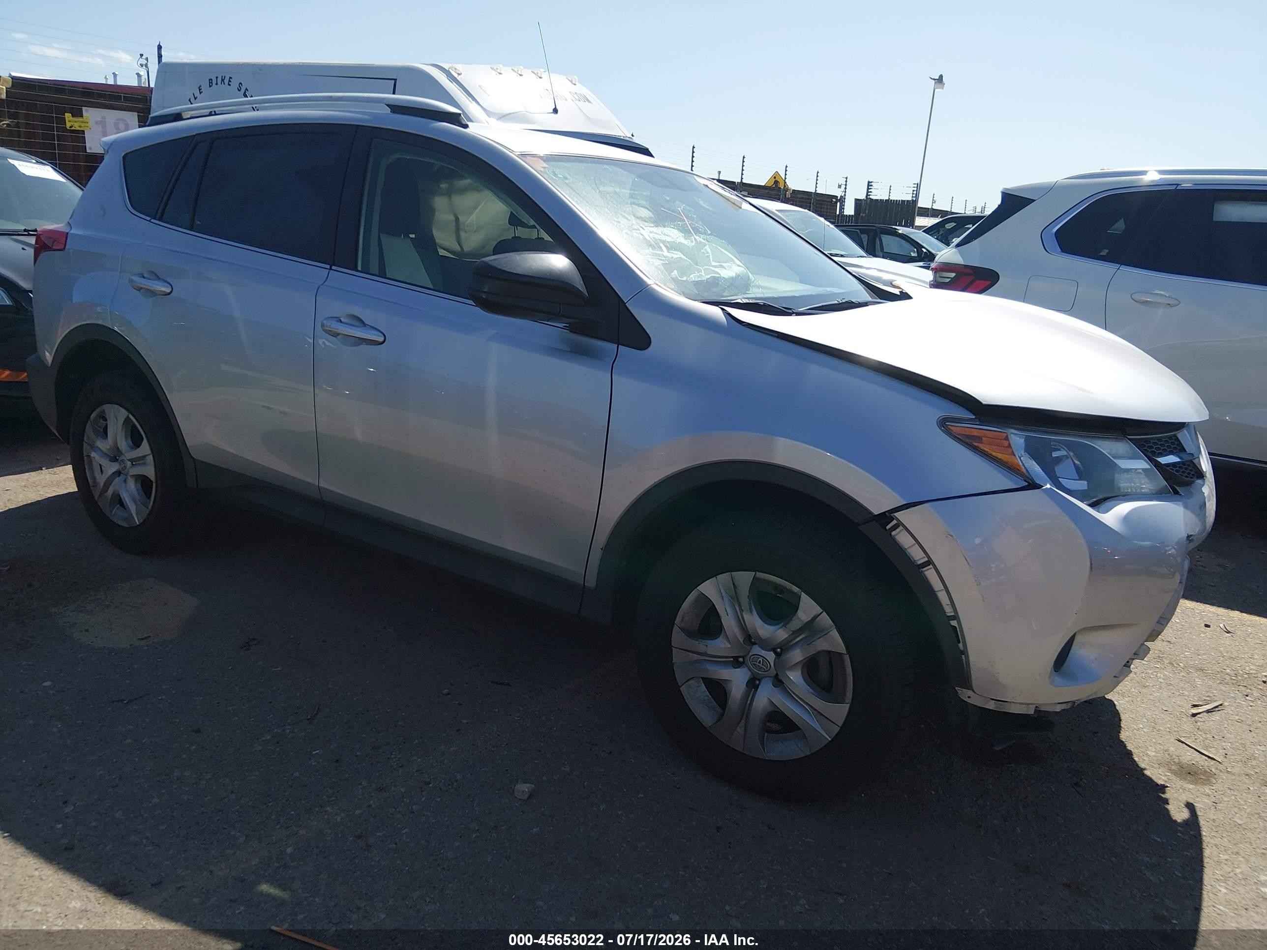 2015 Toyota Rav4 Le Silver vin: JTMZFREV6FJ040990