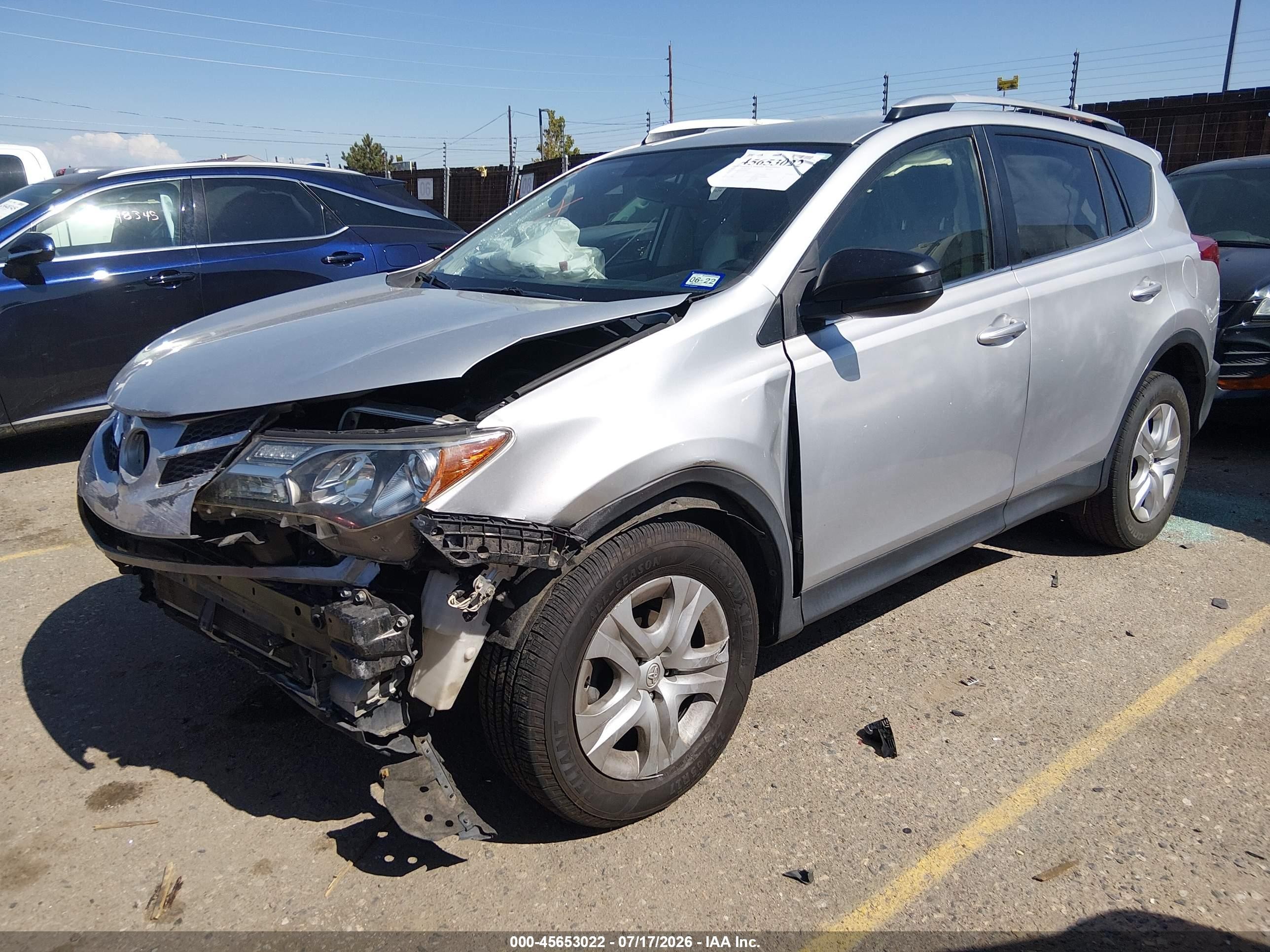 2015 Toyota Rav4 Le Серебряный vin: JTMZFREV6FJ040990