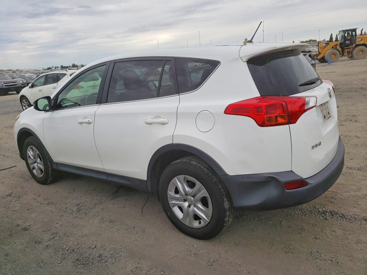 2015 Toyota Rav4 Le White vin: JTMZFREV6FJ049589