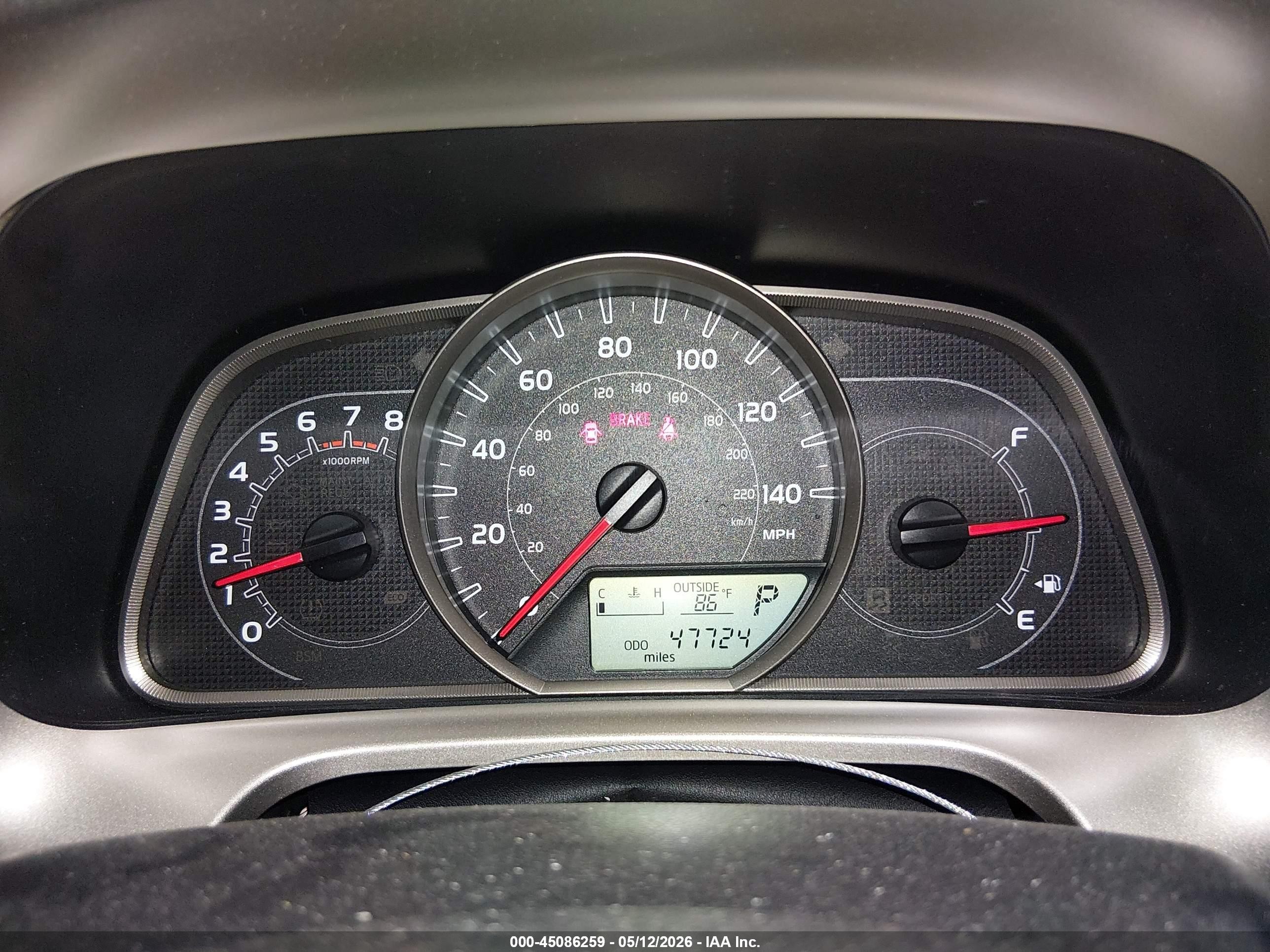 2015 Toyota Rav4 Le White vin: JTMZFREV6FJ056901