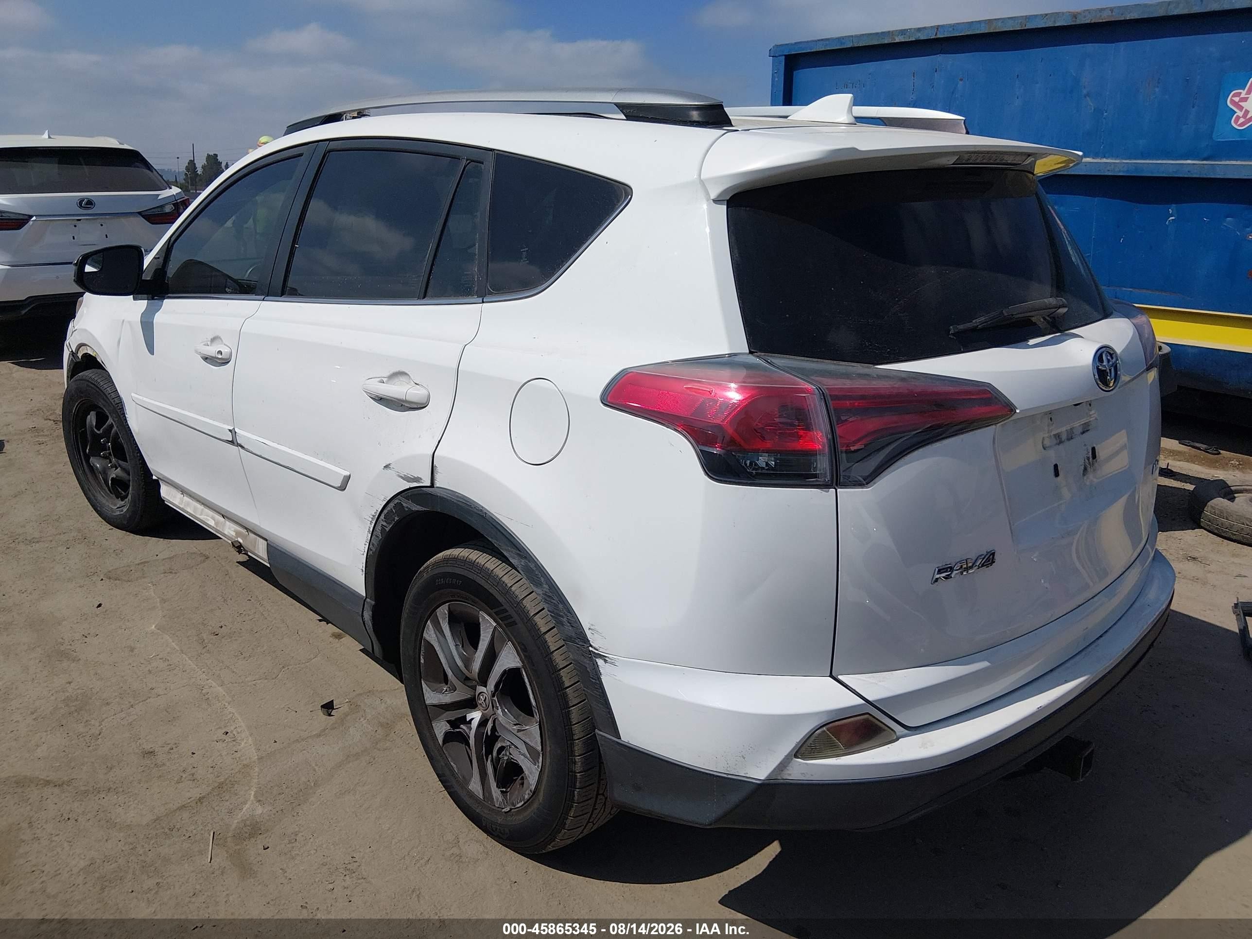 2017 Toyota Rav4 Le White vin: JTMZFREV6HJ709598