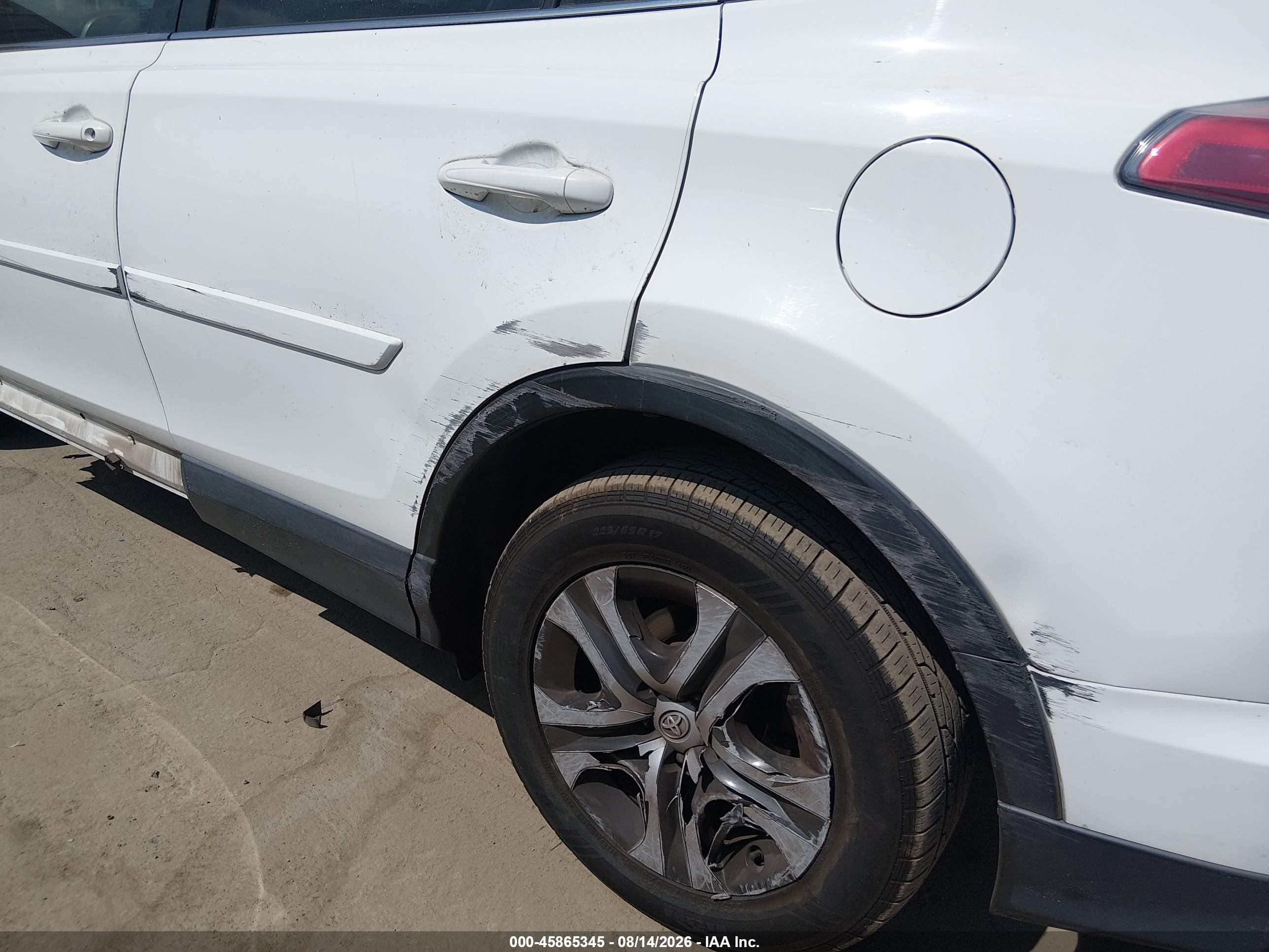 2017 Toyota Rav4 Le White vin: JTMZFREV6HJ709598