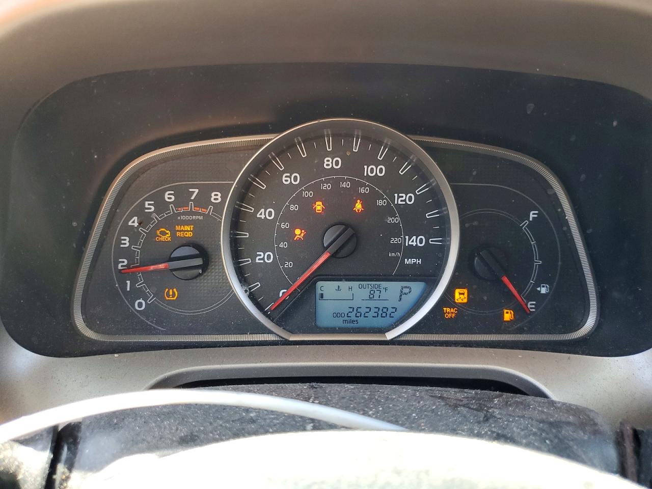 2013 Toyota Rav4 Le Silver vin: JTMZFREV7D5012945