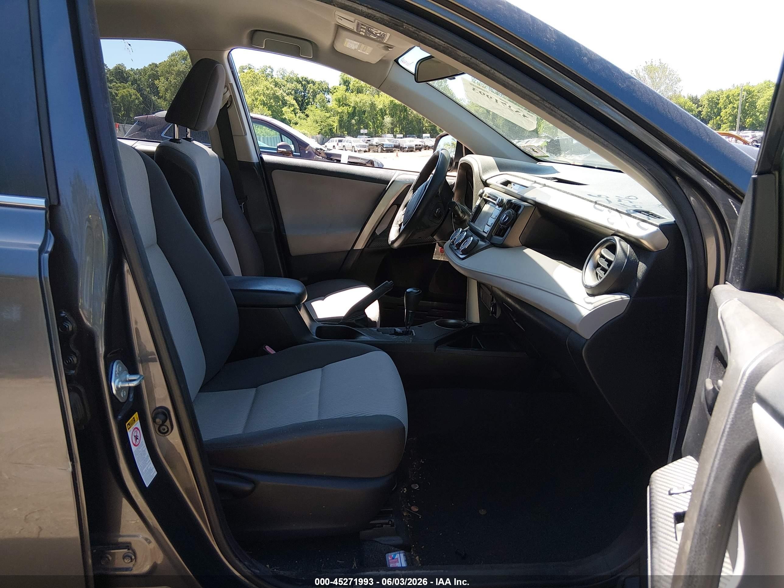 2014 Toyota Rav4 Le Gray vin: JTMZFREV7EJ000349