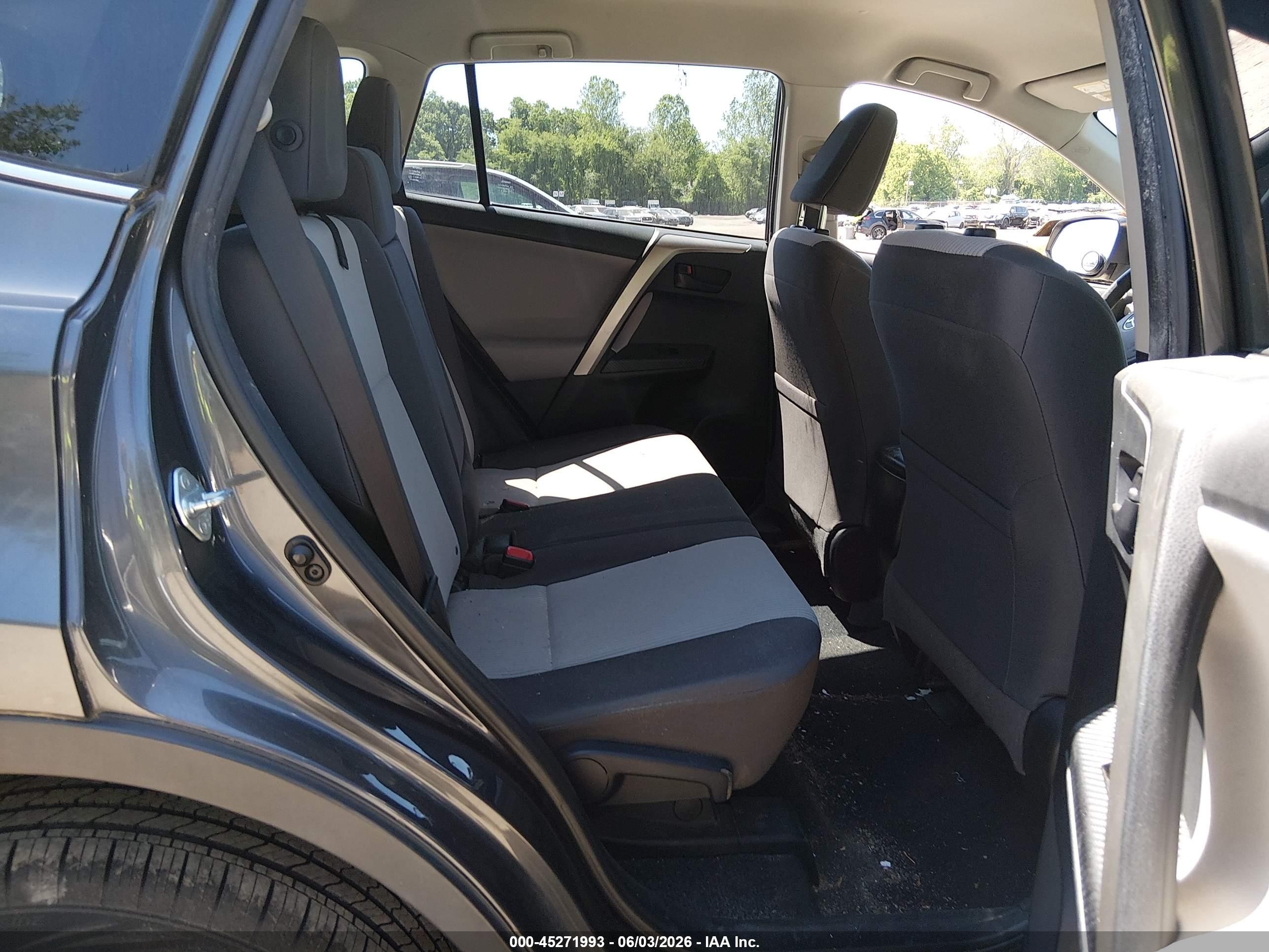 2014 Toyota Rav4 Le Gray vin: JTMZFREV7EJ000349