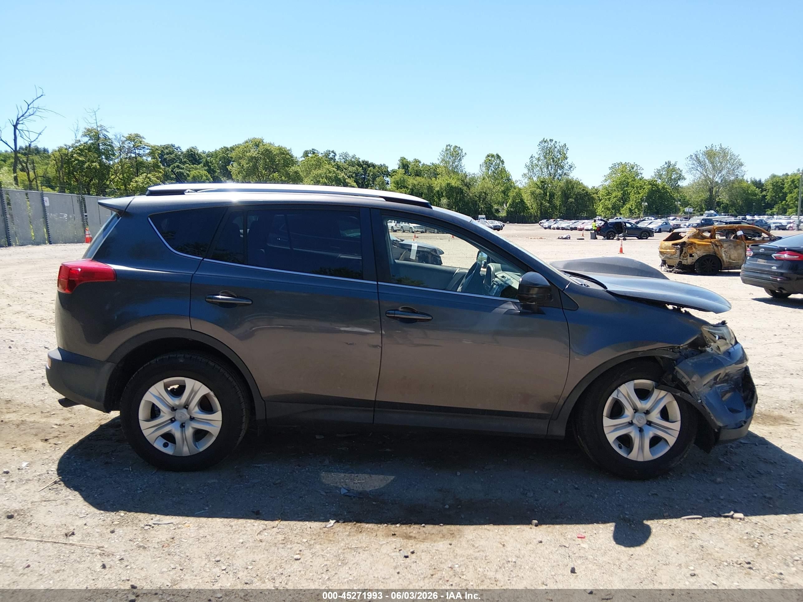 2014 Toyota Rav4 Le Gray vin: JTMZFREV7EJ000349
